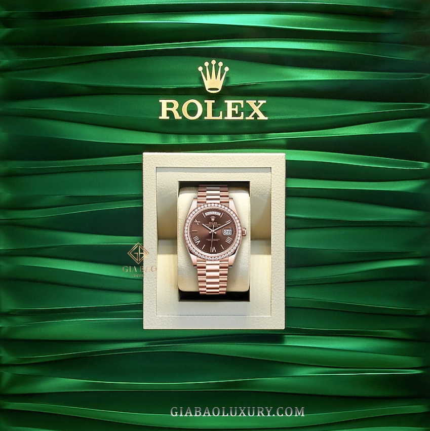 Đồng Hồ Rolex Day-Date 40 228345RBR Mặt Số Chocolate Cọc Số La Mã