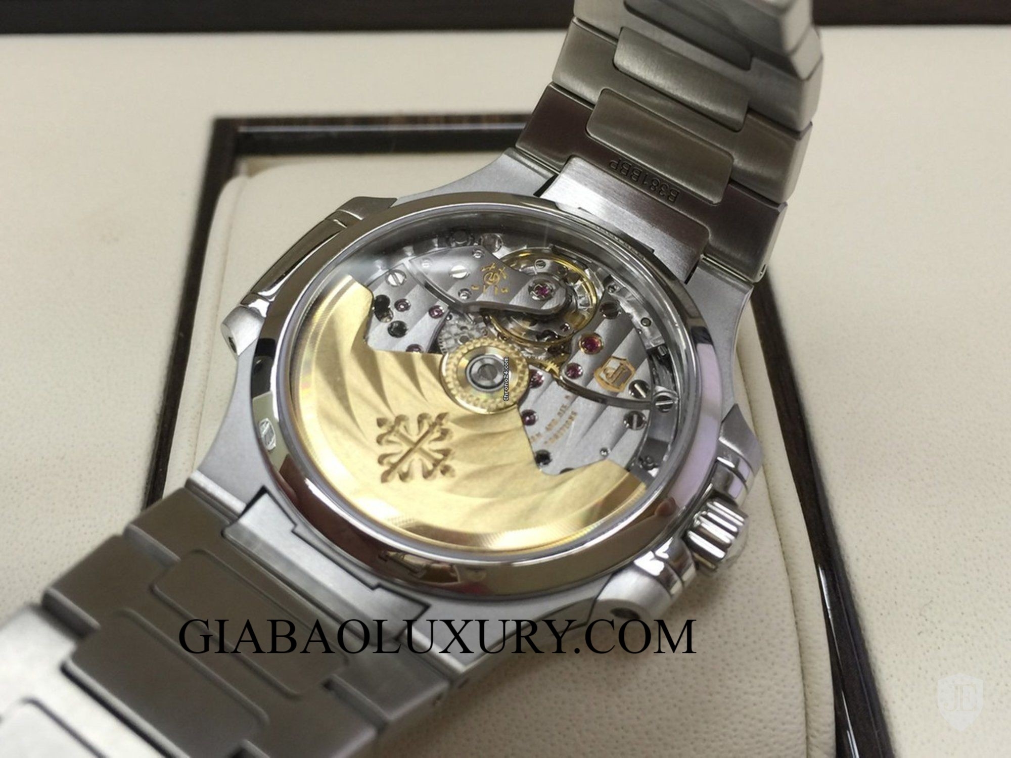 Đồng Hồ Patek Philippe Nautilus 7018/1A-001