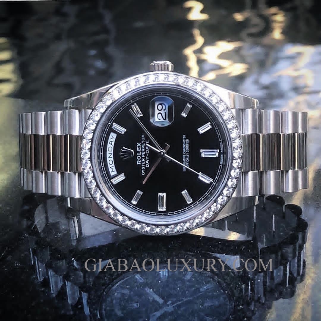 Đồng Hồ Rolex Day-Date 228349RBR Mặt Số Đen Vành Kim Cương