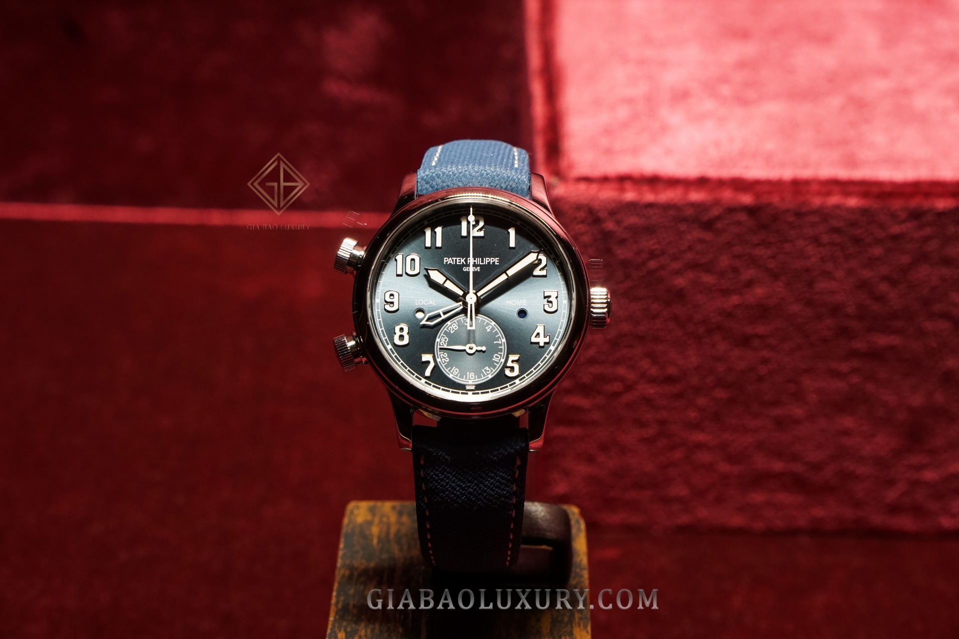 Patek Philippe Calatrava Pilot Travel Time ref. 7234A-001 Singapore 2019