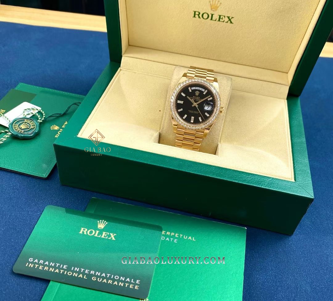 Đồng Hồ Rolex Day-Date 40 228348RBR Mặt Số Đen Nạm Kim Cương