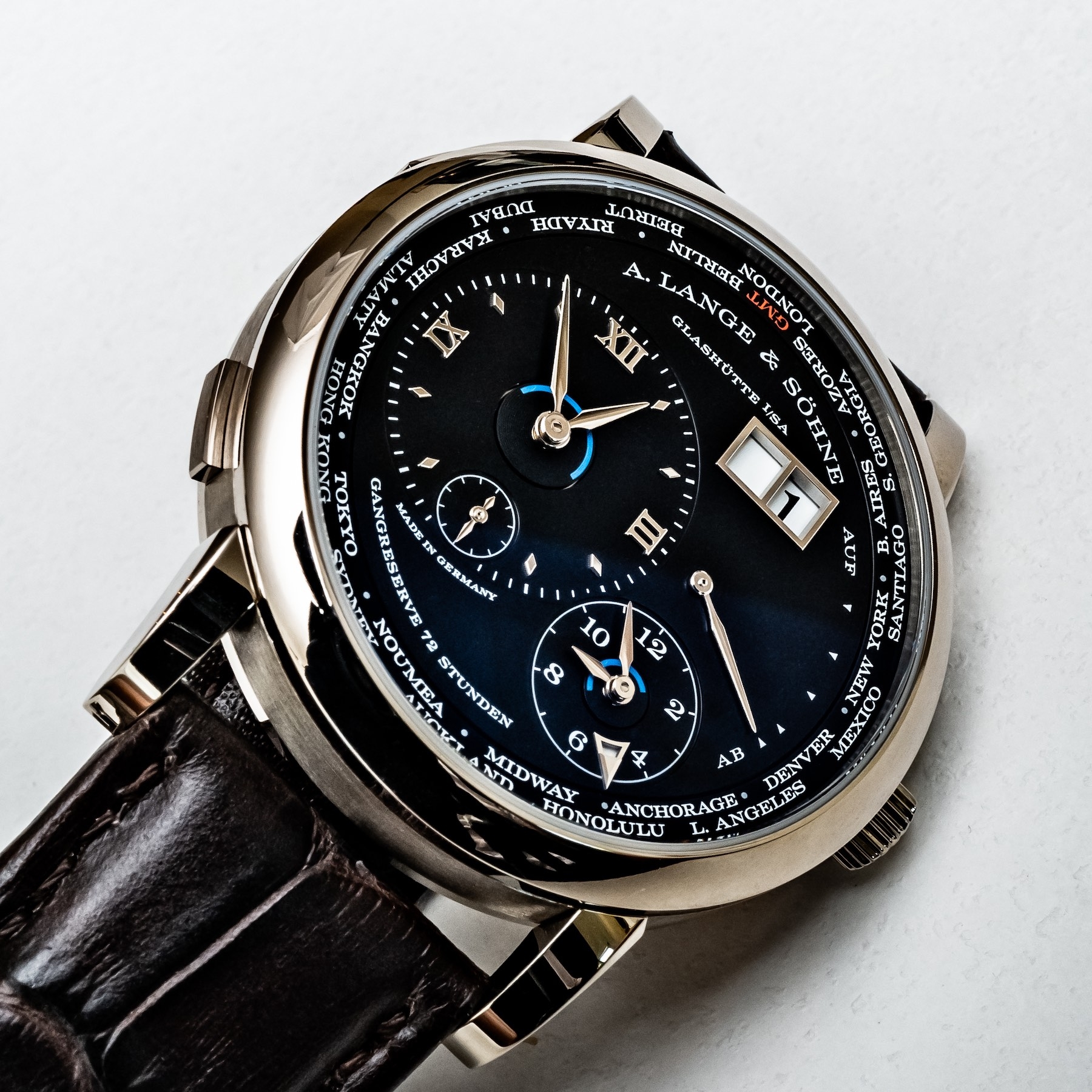 A. Lange & Sohne Lange 1 Time Zone đã chinh phục tôi như thế nào?