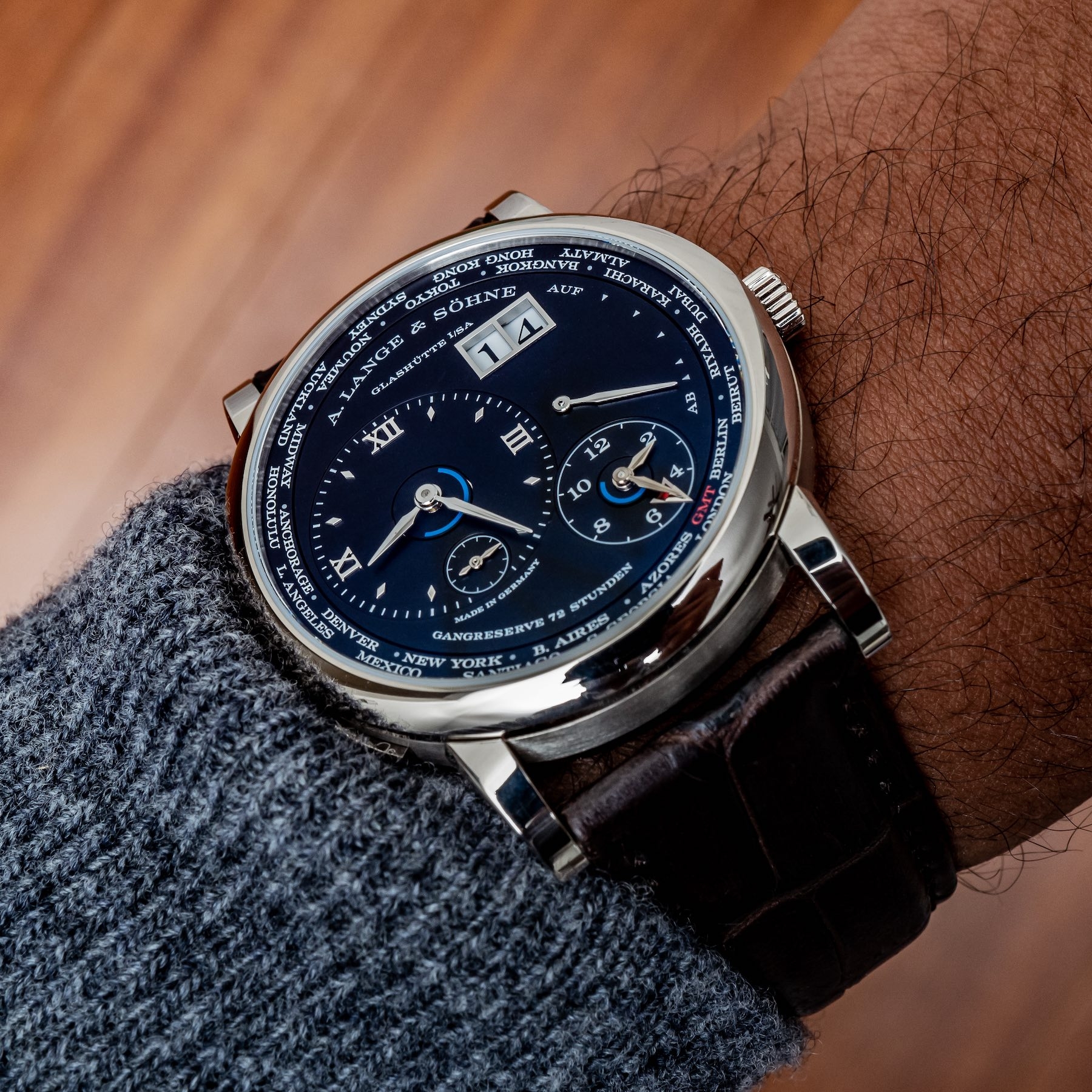 A. Lange & Sohne Lange 1 Time Zone đã chinh phục tôi như thế nào?