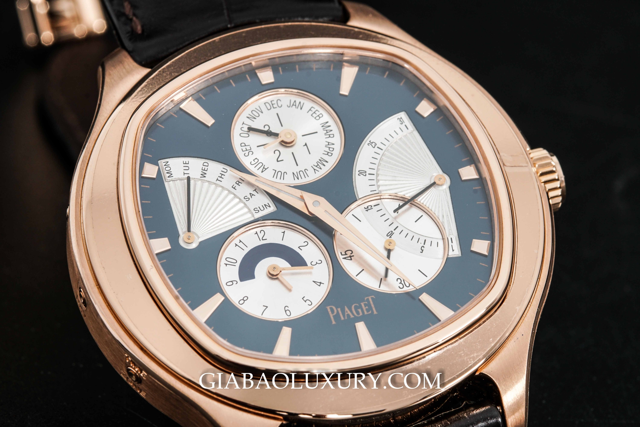  Đồng Hồ Piaget Emperador Coussin Perpetual Calendar