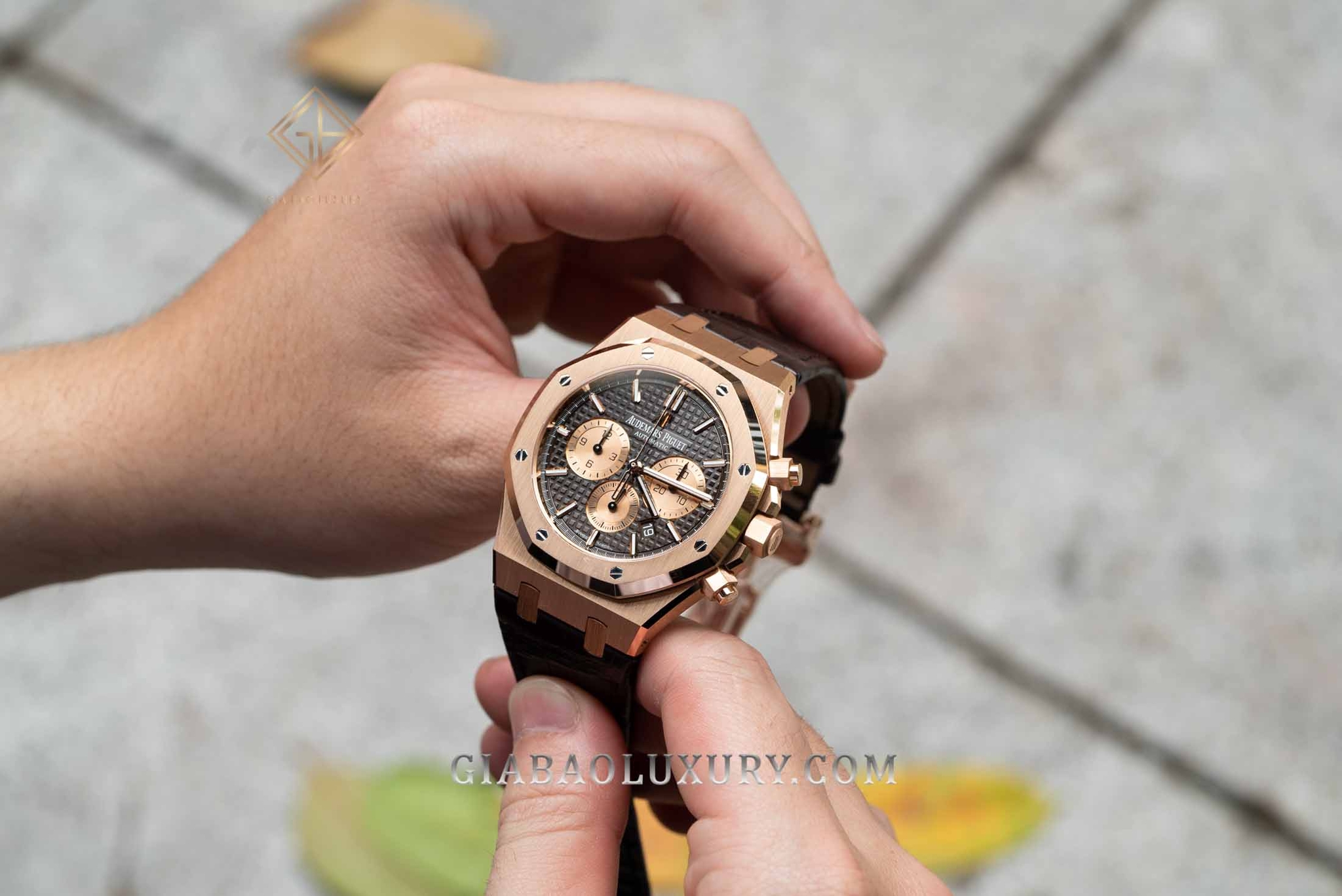 Audemars Piguet Royal Oak Chronograph mã hiệu 26331OR.OO.D821CR.01