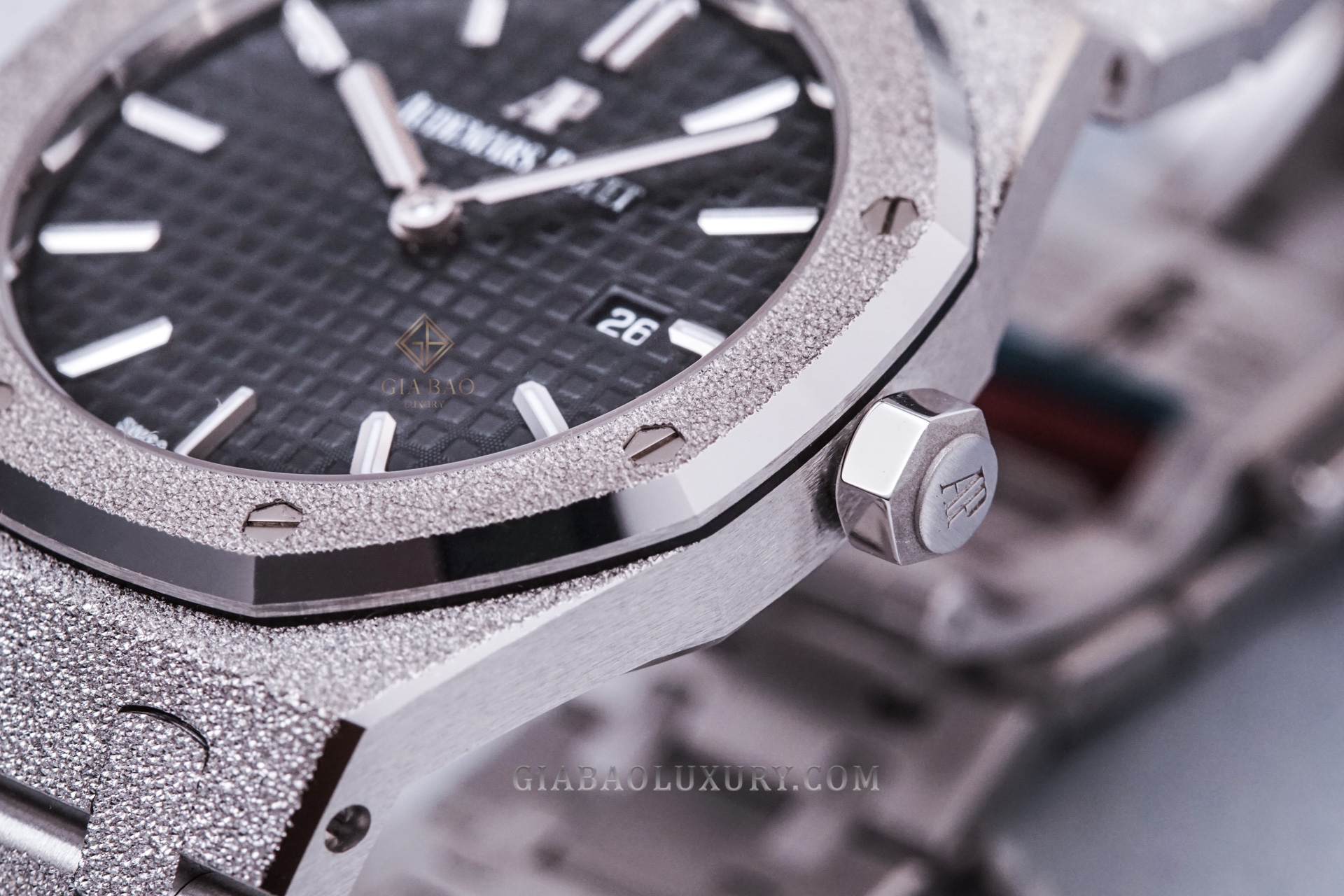 Đồng Hồ Audemars Piguet Royal Oak Frosted Gold 67653BC.GG.1263BC.02