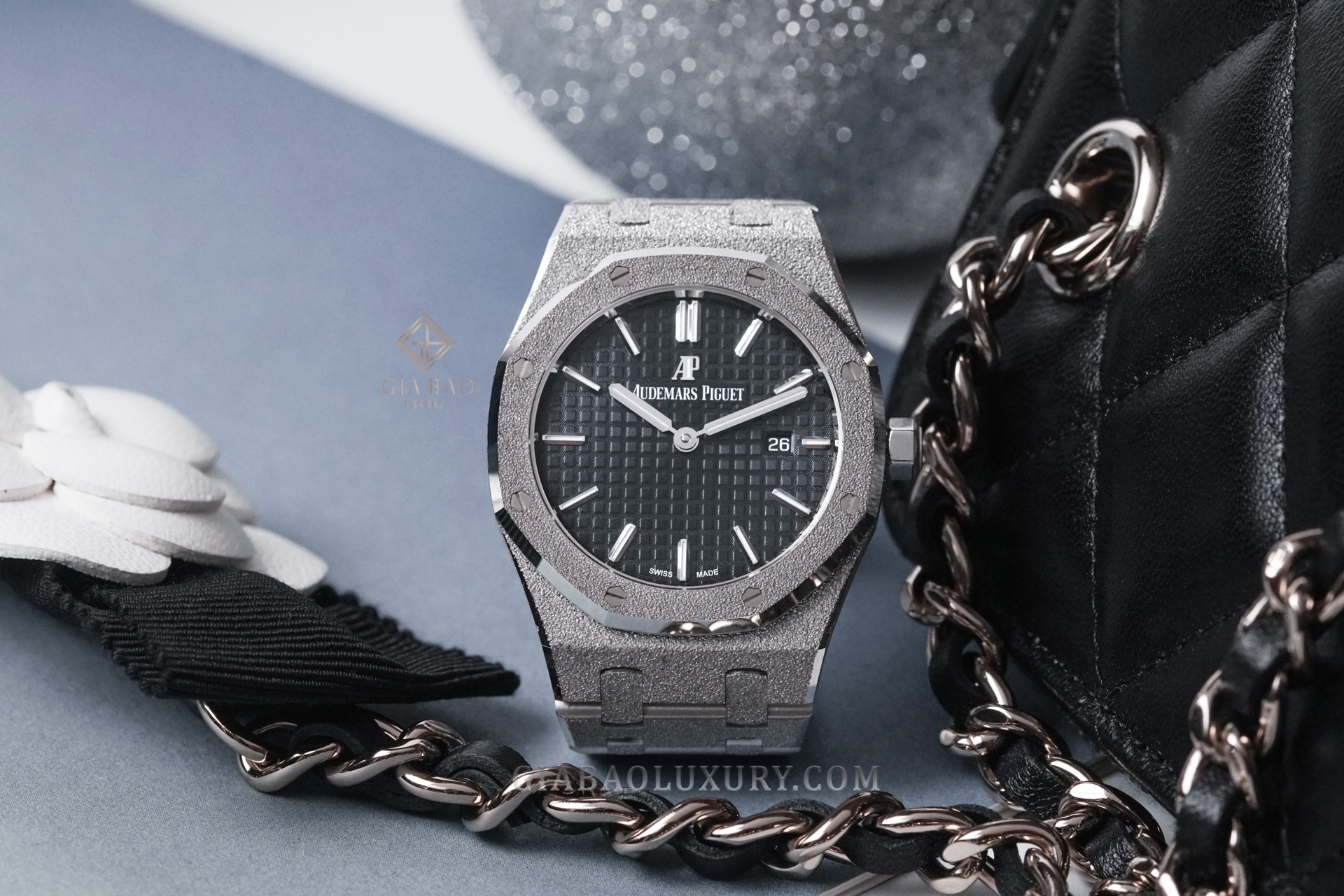 Đồng Hồ Audemars Piguet Royal Oak Frosted Gold 67653BC.GG.1263BC.02