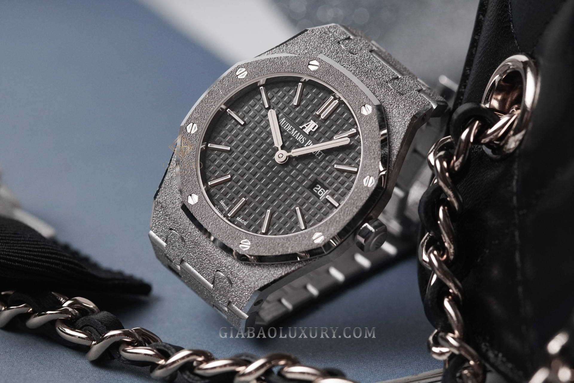 Đồng Hồ Audemars Piguet Royal Oak Frosted Gold 67653BC.GG.1263BC.02