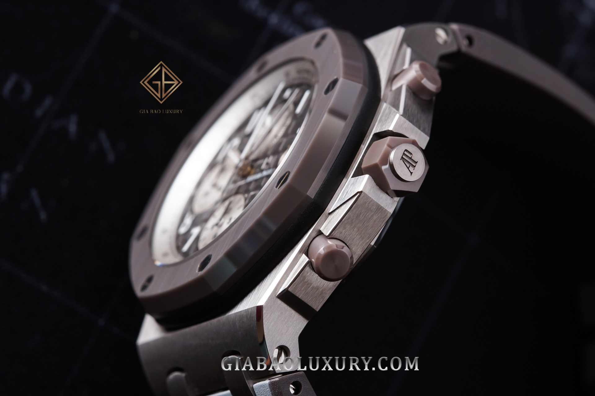 đồng hồ Audemars Piguet Royal Oak Offshore với mã hiệu ref. 26470IO.OO.A006CA.01