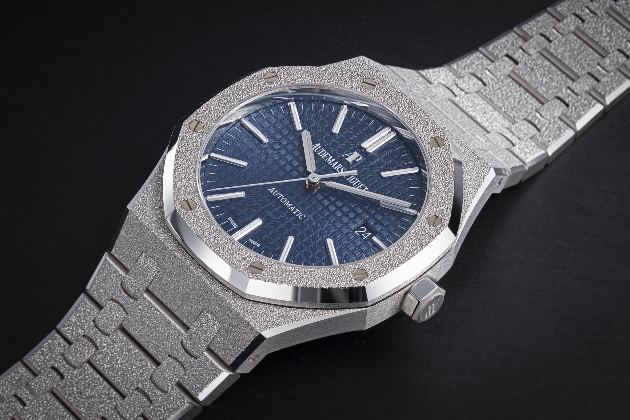 Đồng hồ Audemars Piguet Royal Oak Frosted Gold 15410 được bán với giá 162.500 USD