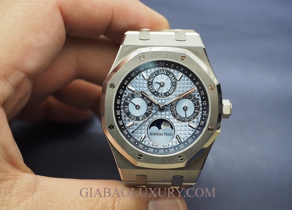 Đồng Hồ Audemars Piguet Royal Oak Perpetual Calendar Platinum Ice Blue Dial ref. 26574PT.OO.1220PT.01