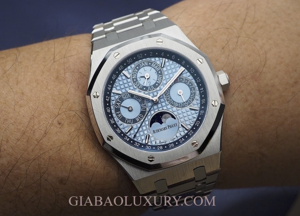 Đồng Hồ Audemars Piguet Royal Oak Perpetual Calendar Platinum Ice Blue Dial ref. 26574PT.OO.1220PT.01