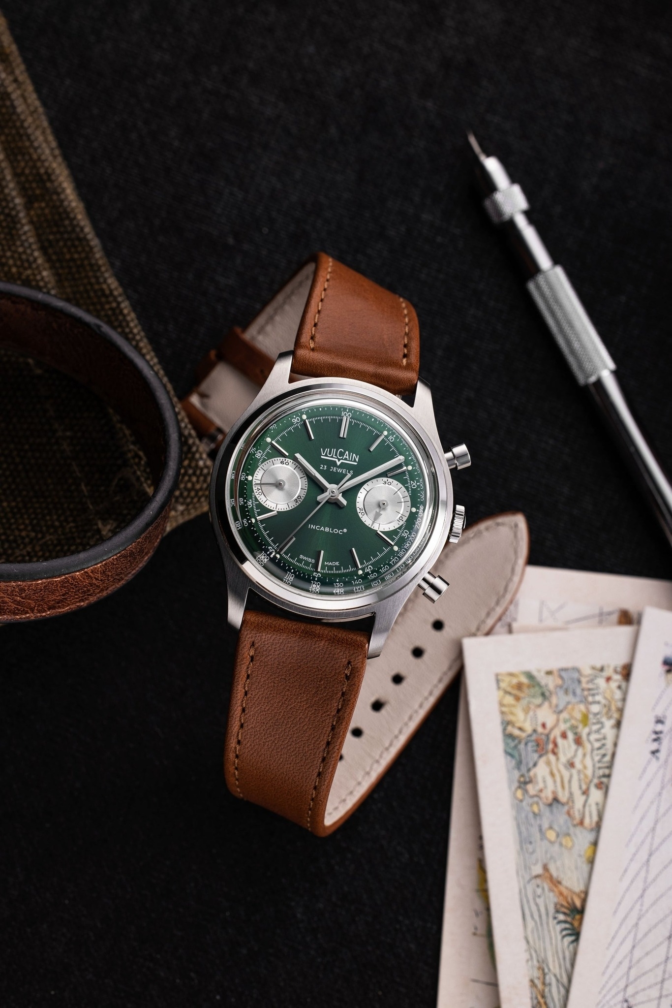 Đồng hồ đeo tay thương hiệu Vulcain, dòng sản phẩm Chronograph, Ref no: 640109A90.BAC201