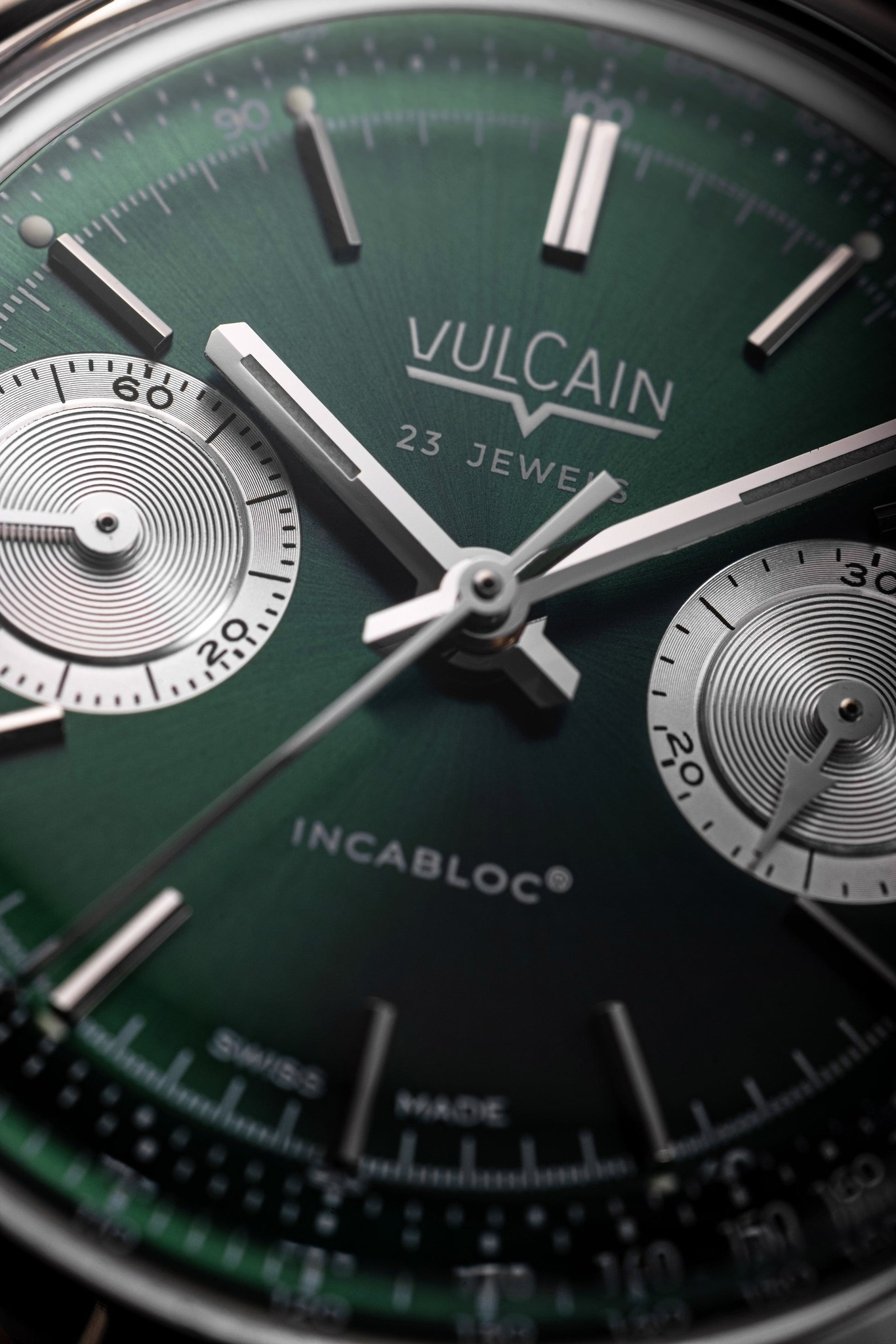 Đồng hồ đeo tay thương hiệu Vulcain, dòng sản phẩm Chronograph, Ref no: 640109A90.BAC201