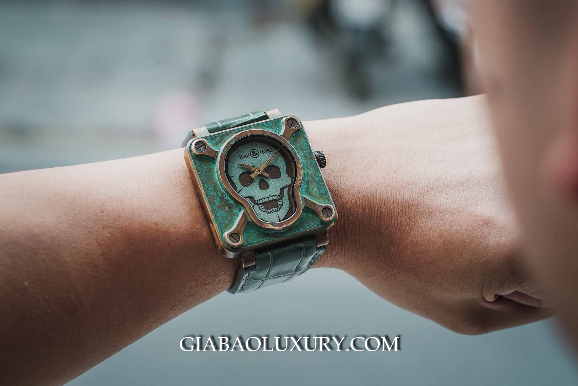 Review đồng hồ Bell & Ross Skull Bronze Patina