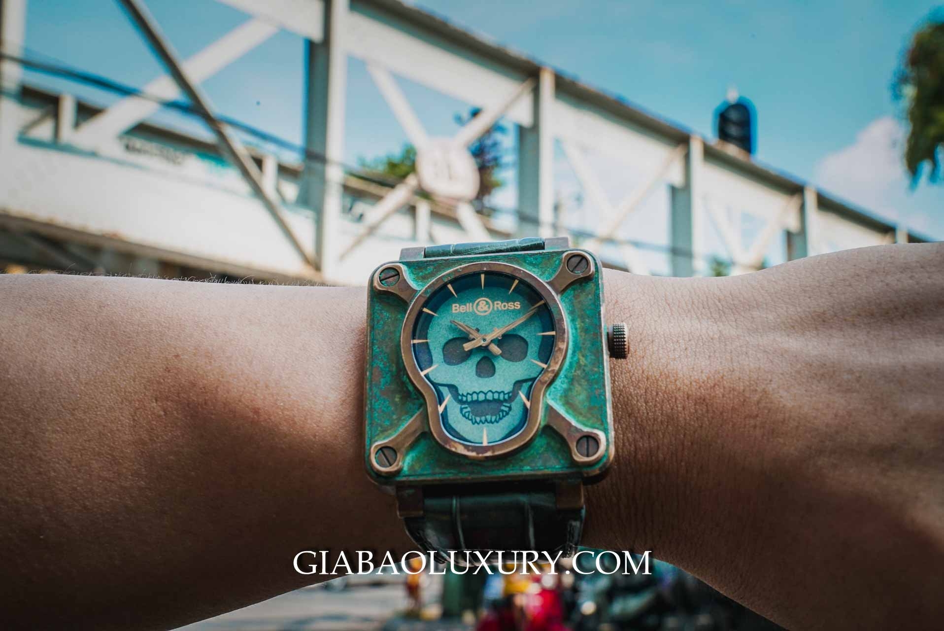 Review đồng hồ Bell & Ross Skull Bronze Patina