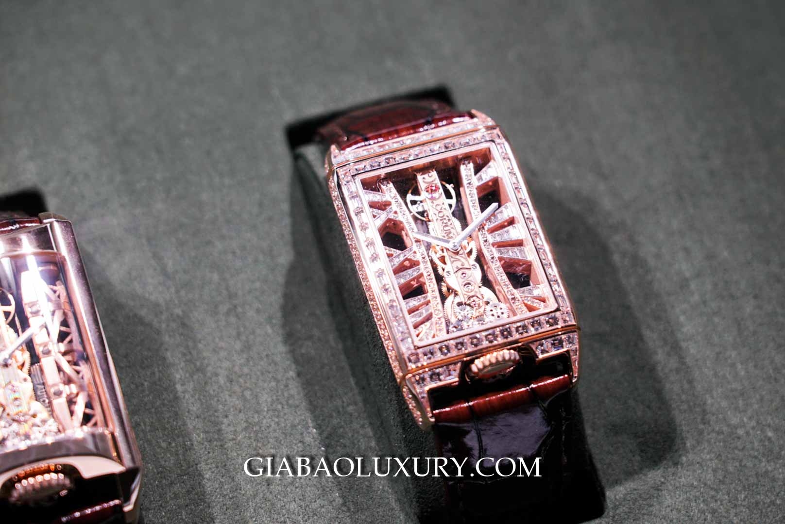 đồng hồ corum Golden Bridge