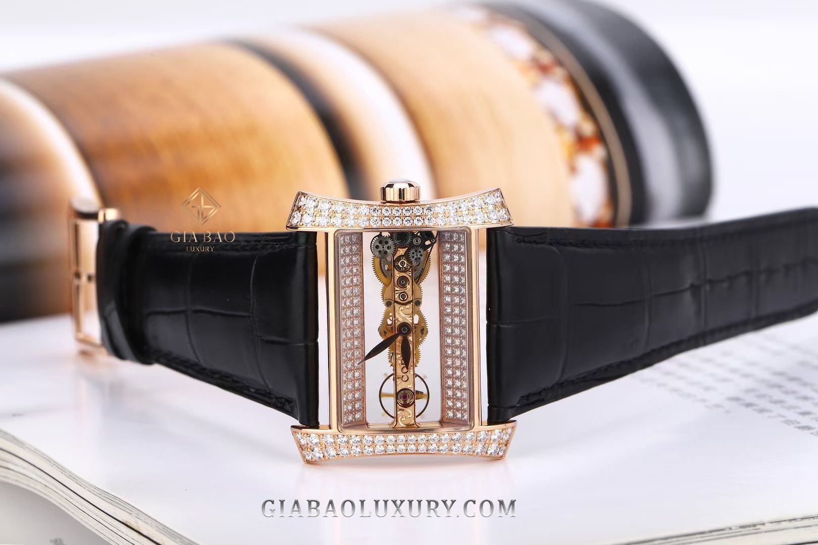 Đồng Hồ Corum Golden Bridge 113.353.85/0089 0019R