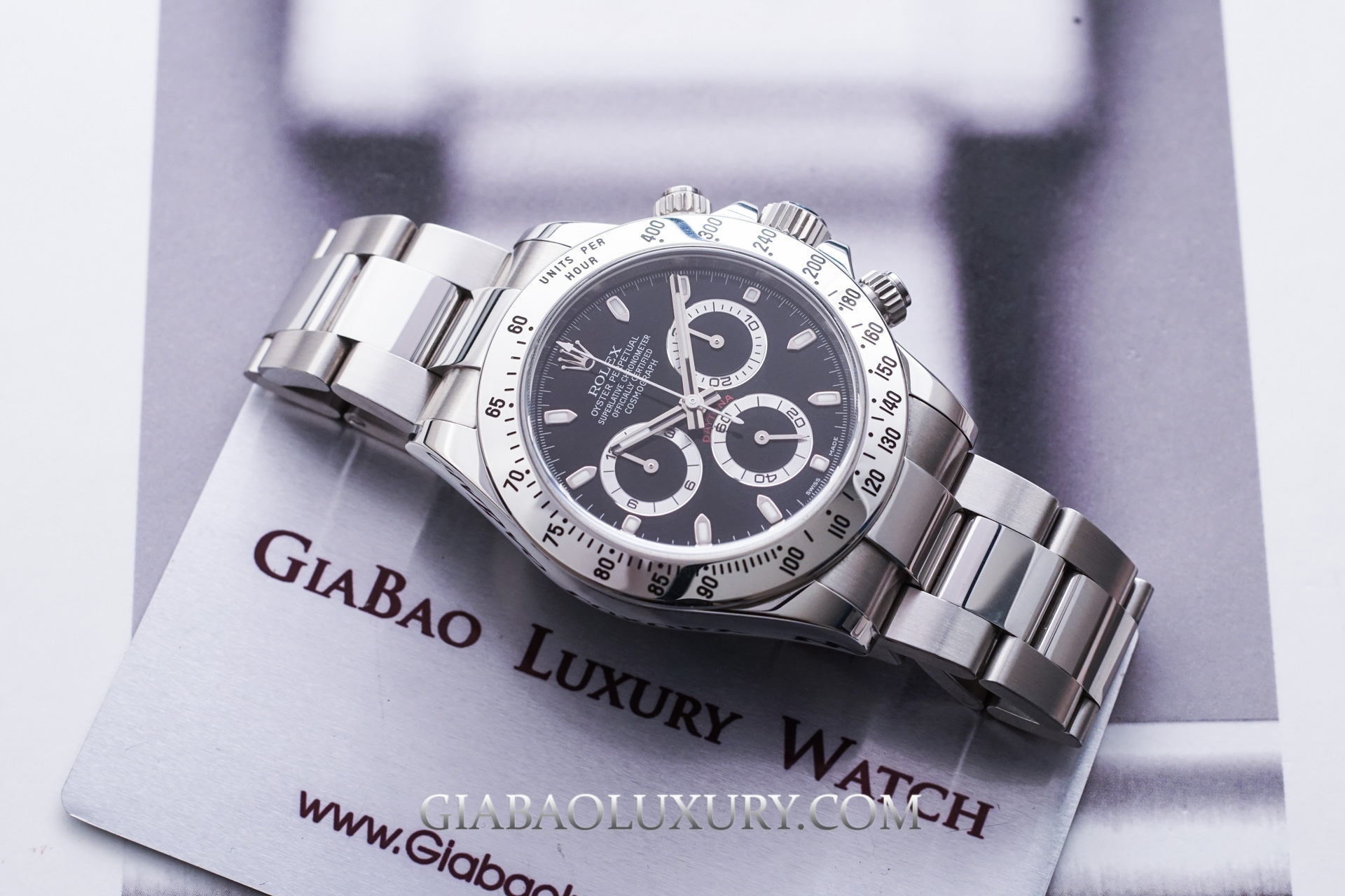 Rolex Cosmograph Daytona 116520 và 116595RBOW