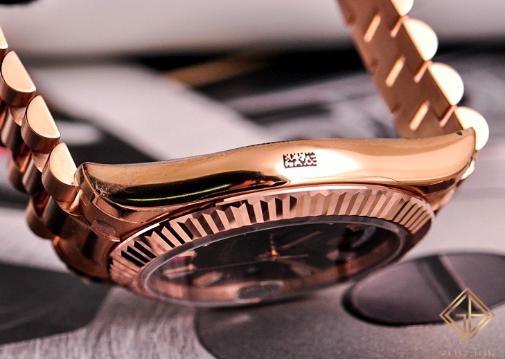 Đồng Hồ Rolex Day-Date II 218235 Mặt Số Đen