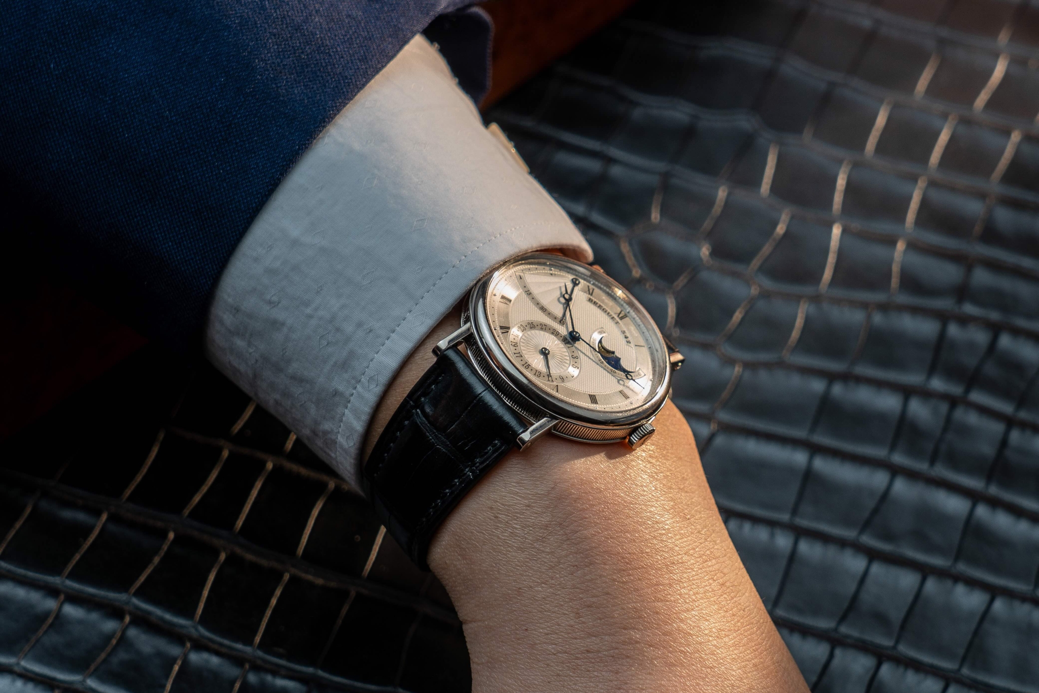 Đồng Hồ Breguet Classique Power Reserve 7137BB/11/9V6