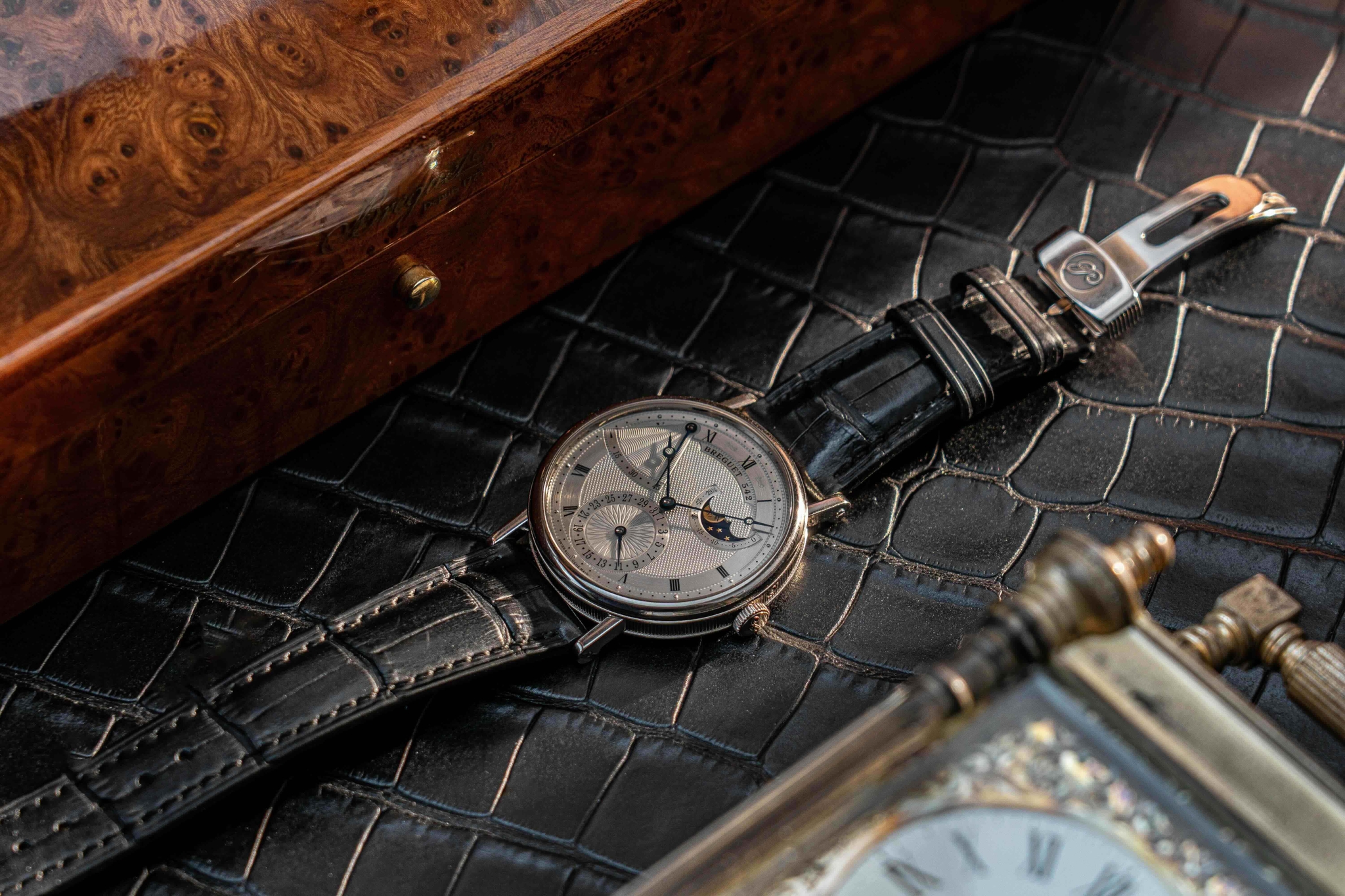 Đồng Hồ Breguet Classique Power Reserve 7137BB/11/9V6