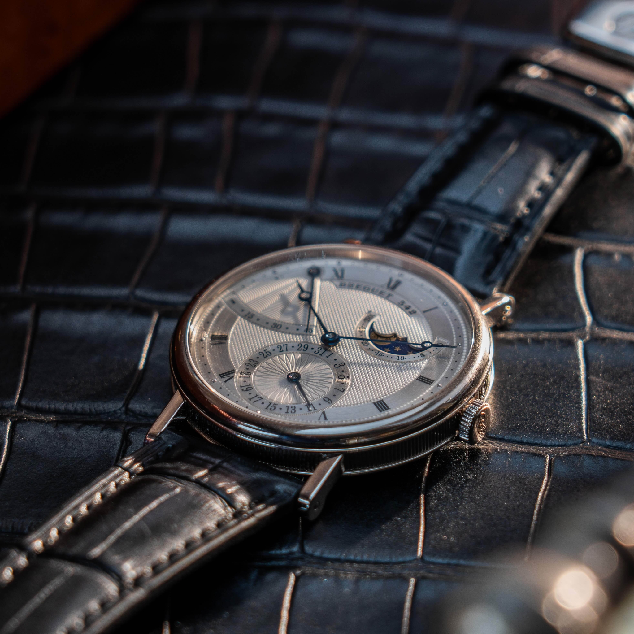 Đồng Hồ Breguet Classique Power Reserve 7137BB/11/9V6