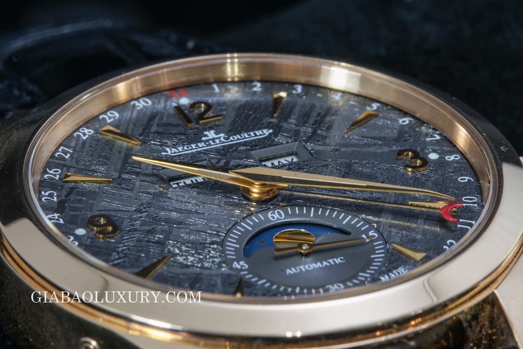 đồng hồ jaeger le-courtre master calendar ruthenium meteorite dial