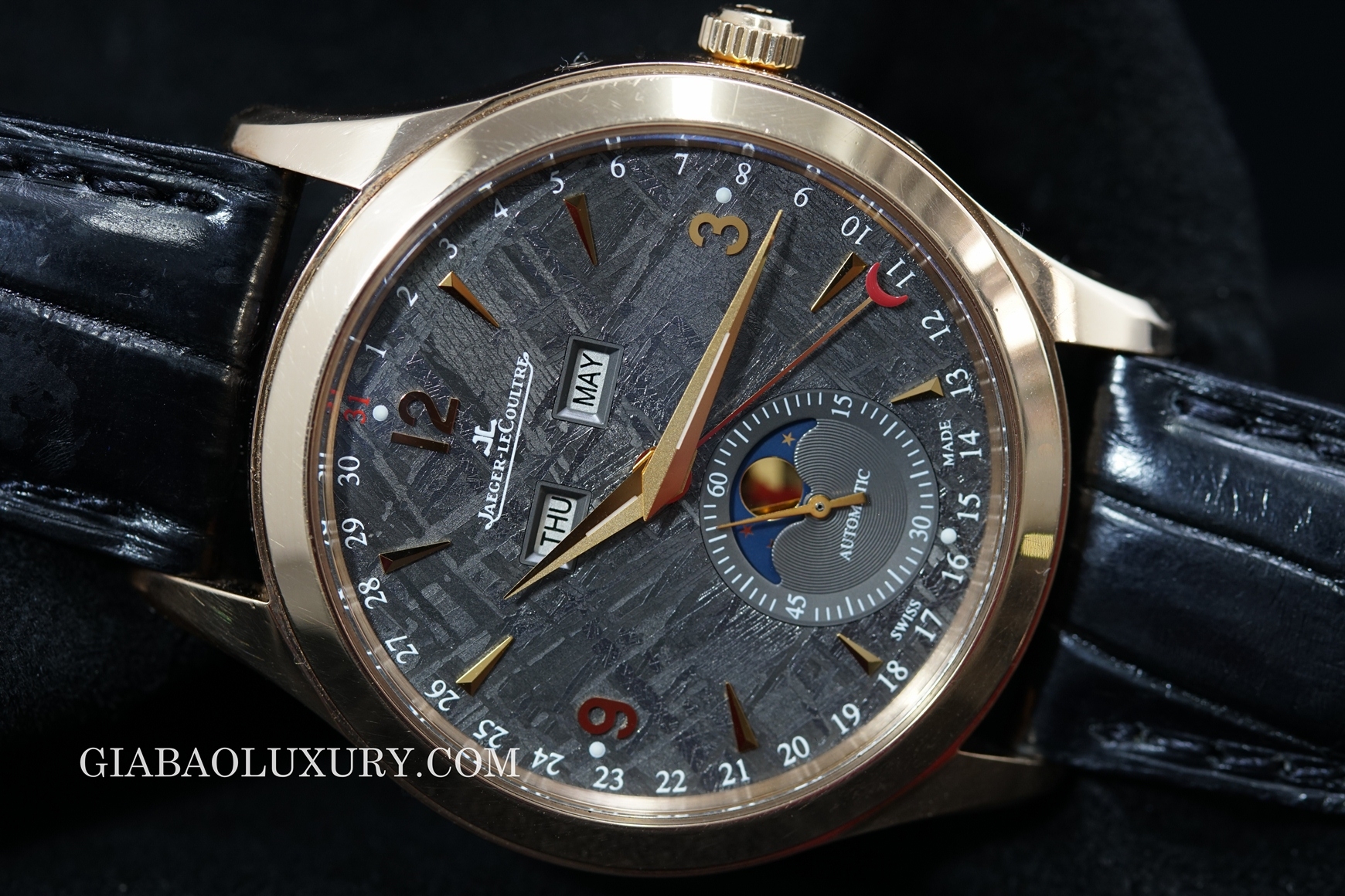 đồng hồ jaeger le-courtre master calendar ruthenium meteorite dial