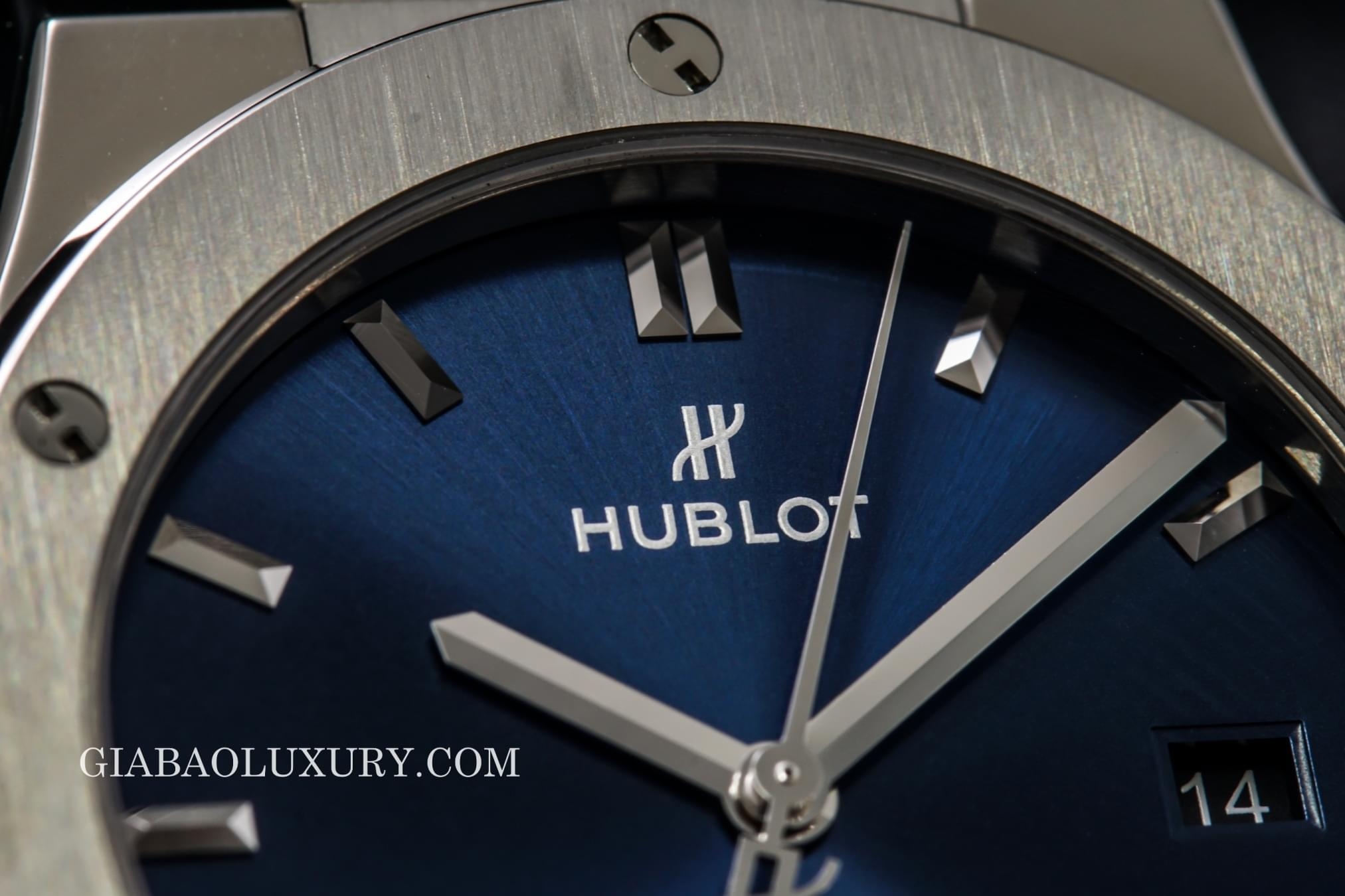 đồng hồ hublot classic fusion titanium 42mm