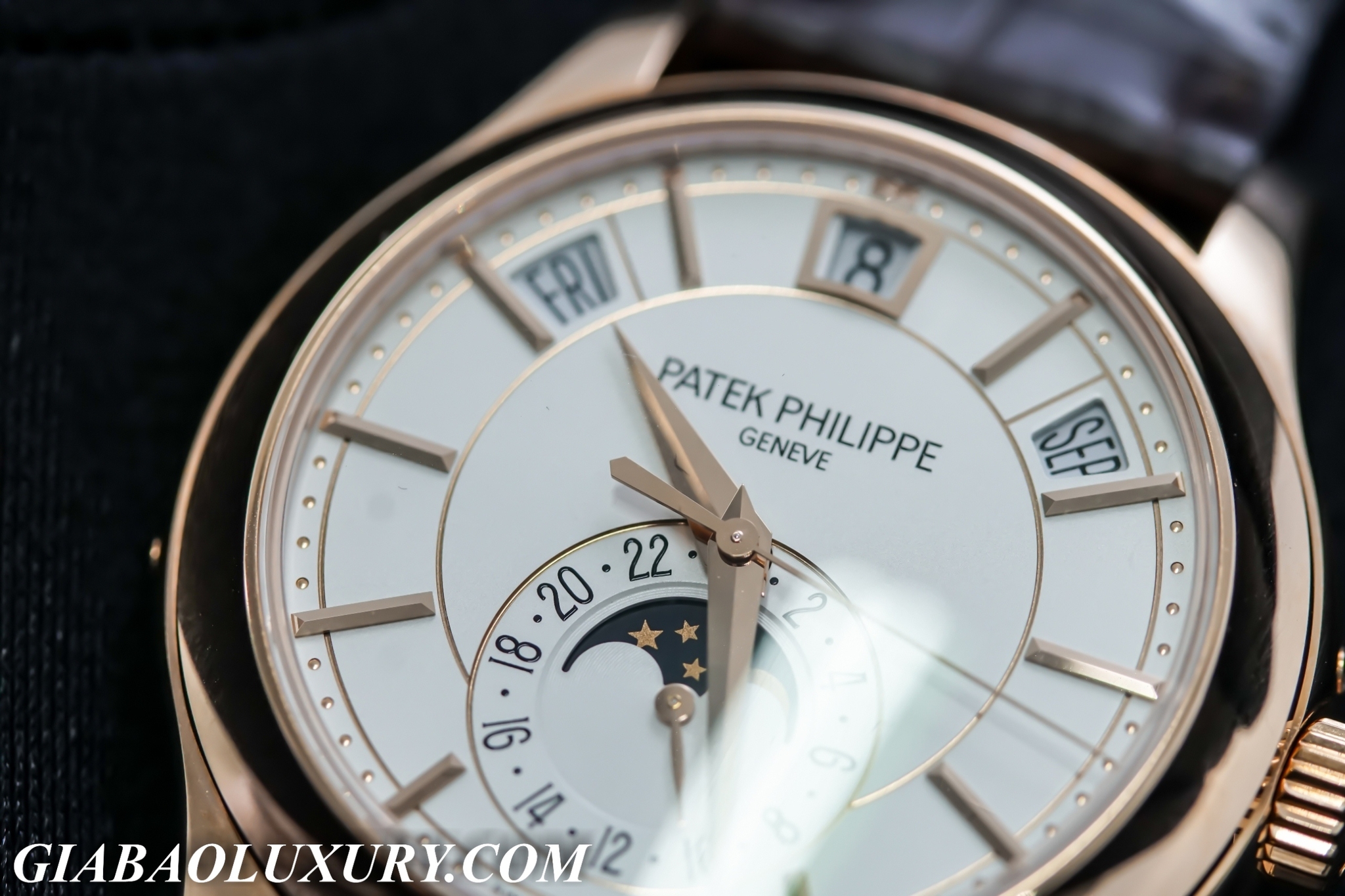 ĐỒNG HỒ PATEK PHILIPPE 5205R 001 mặt Trắng