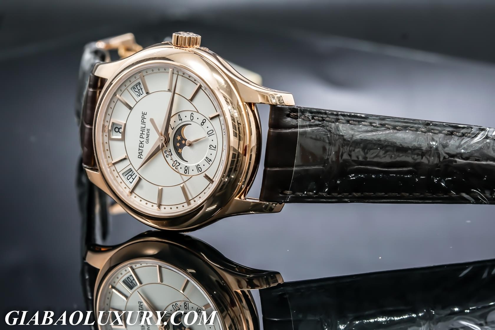 ĐỒNG HỒ PATEK PHILIPPE 5205R LỊCH THƯỜNG NIÊN 