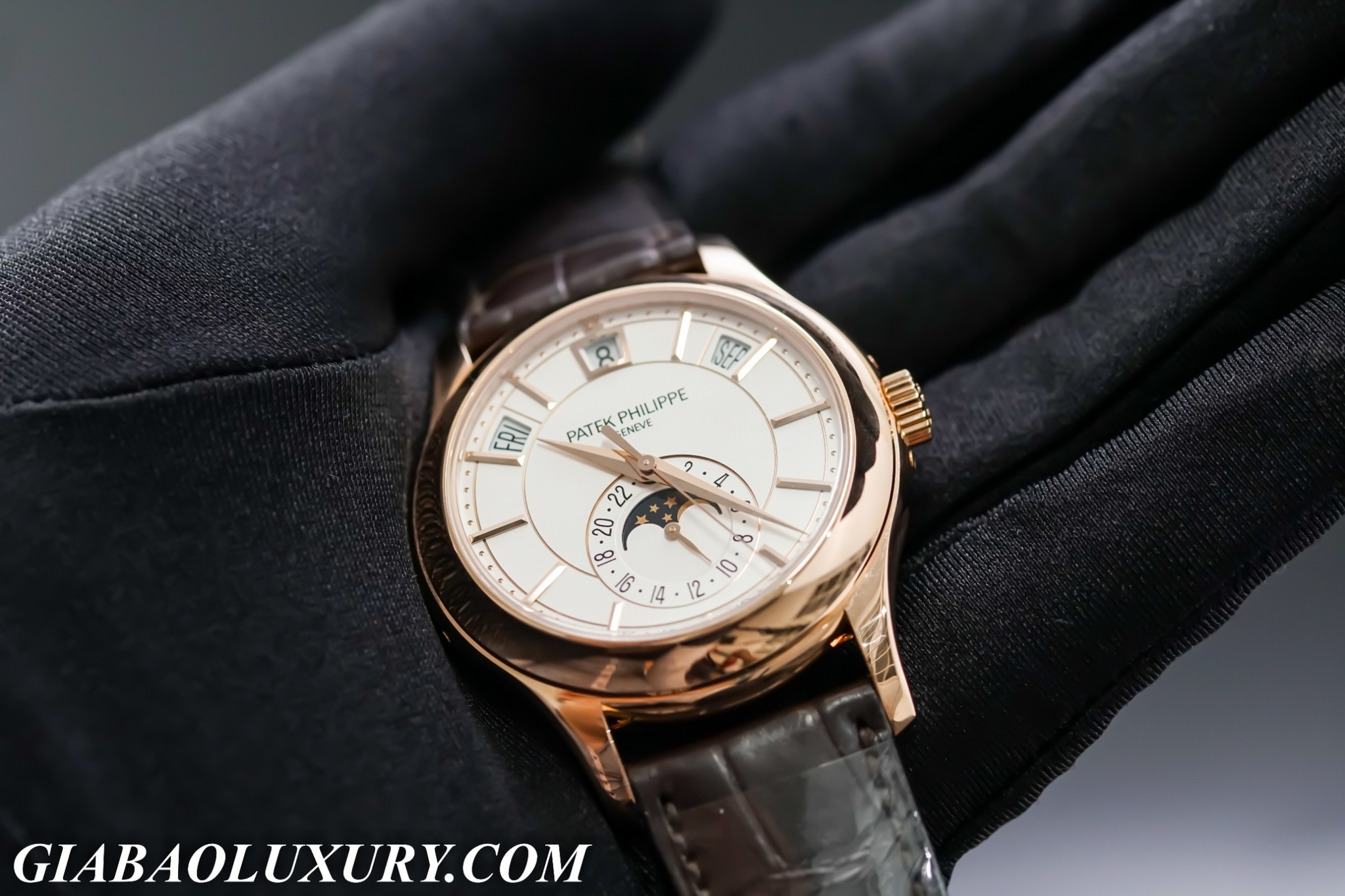 đồng hồ Patek Philippe Annual Calendar 5205R