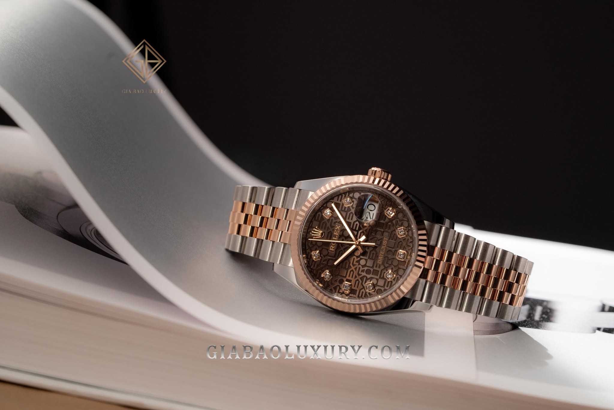 Đồng Hồ Rolex Datejust 36 126231 Mặt Số Vi Tính Chocolate