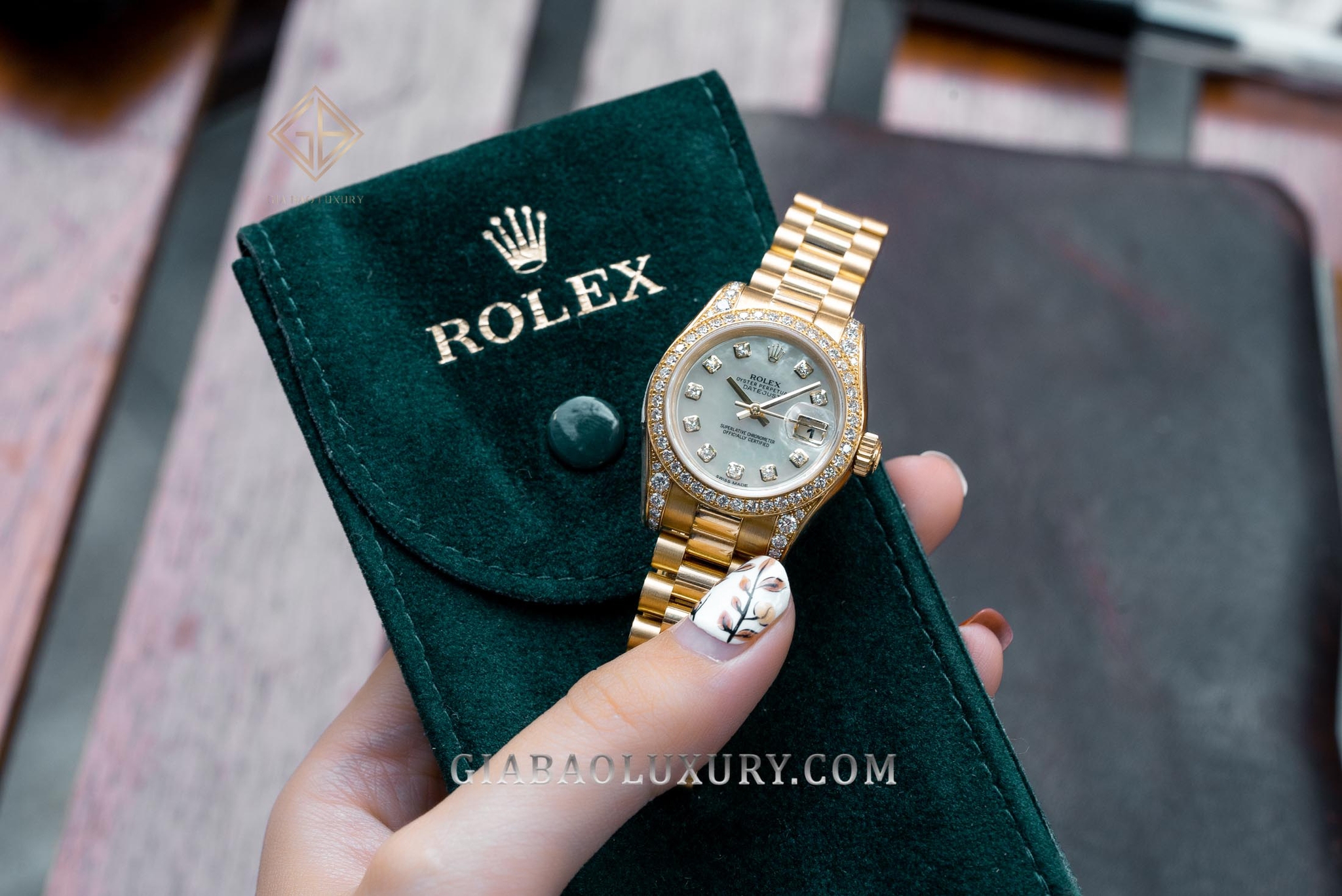 Đồng Hồ Rolex Lady-Datejust 179158 Mặt Số Vỏ Trai Trắng