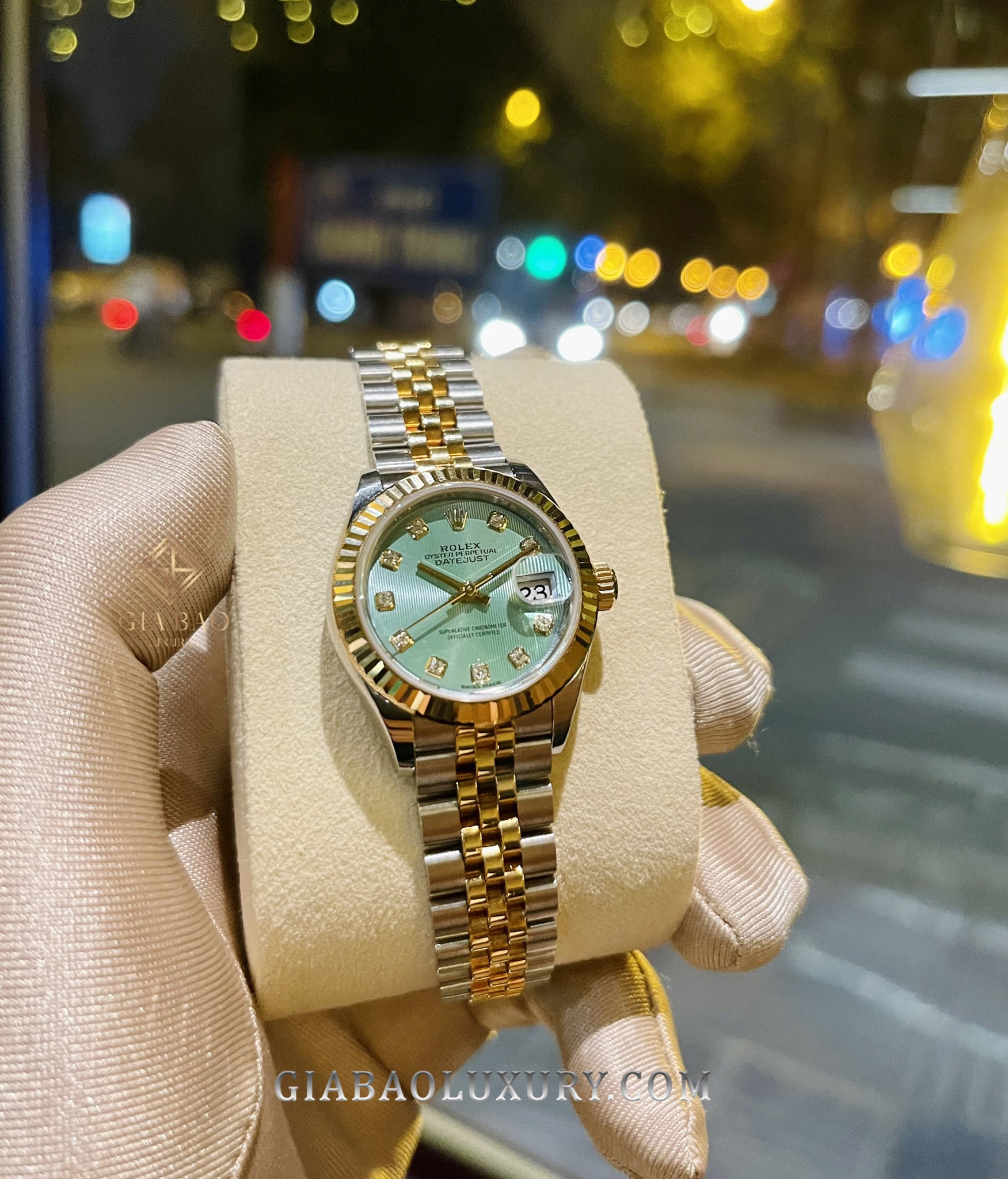 Đồng Hồ Rolex Lady-Datejust 28 279173 Mặt Số Xanh Nạm Kim Cương