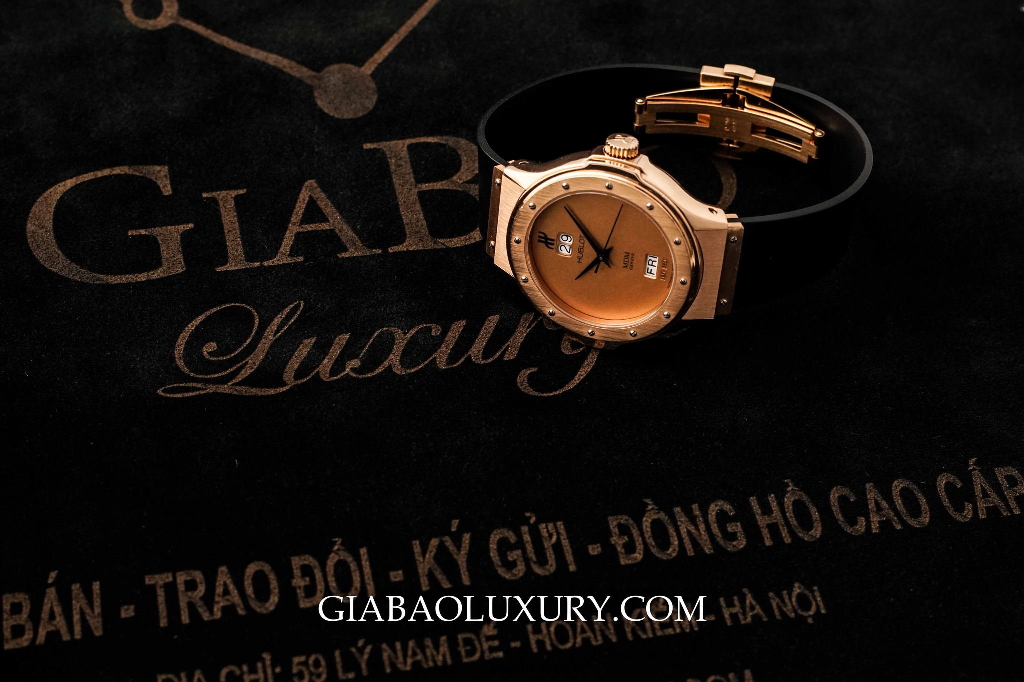 Đồng Hồ Hublot Classic Day Date ARUM 