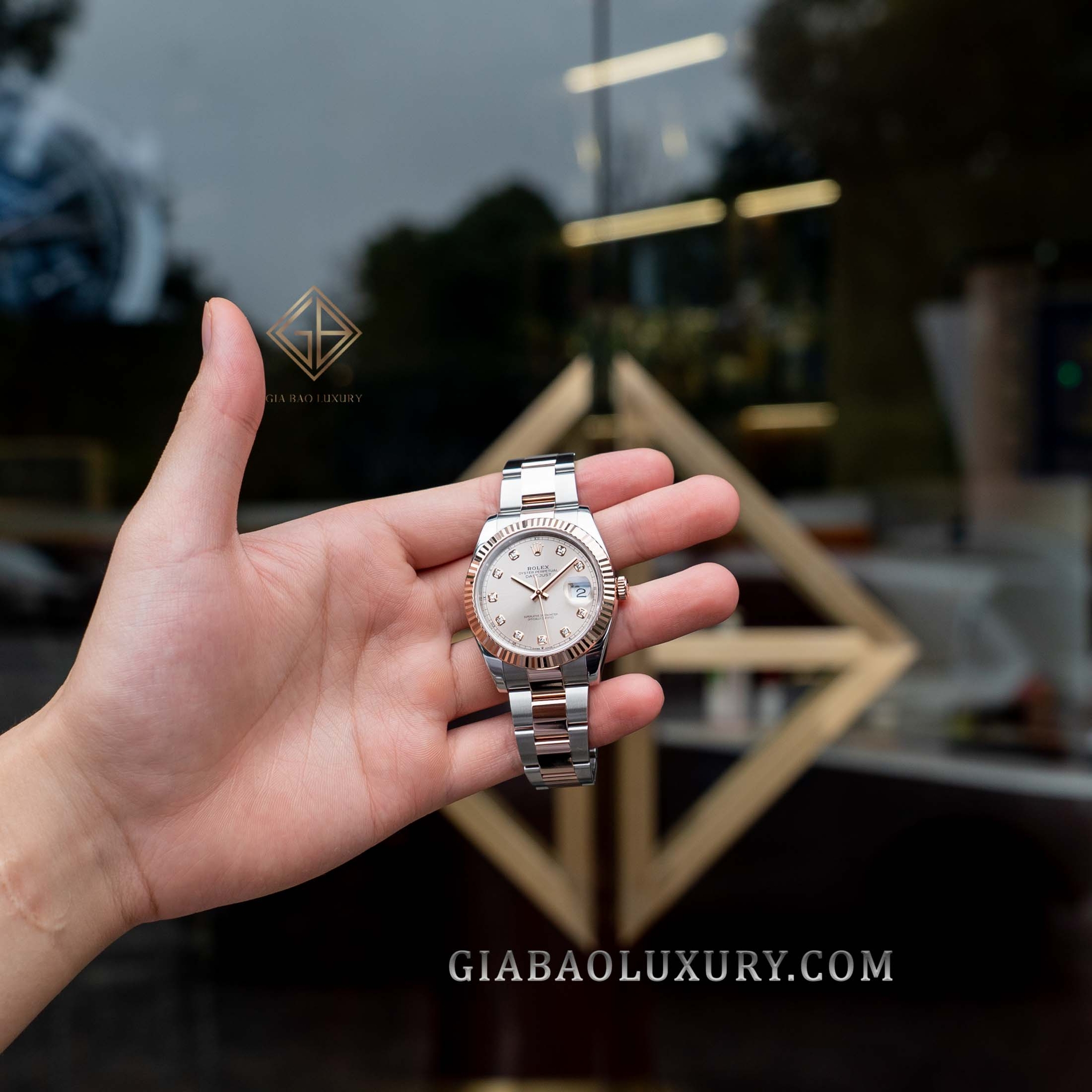 Đồng Hồ Rolex Datejust 41 126331 Mặt Số Sundust Nạm Kim Cương Dây Đeo Oyster
