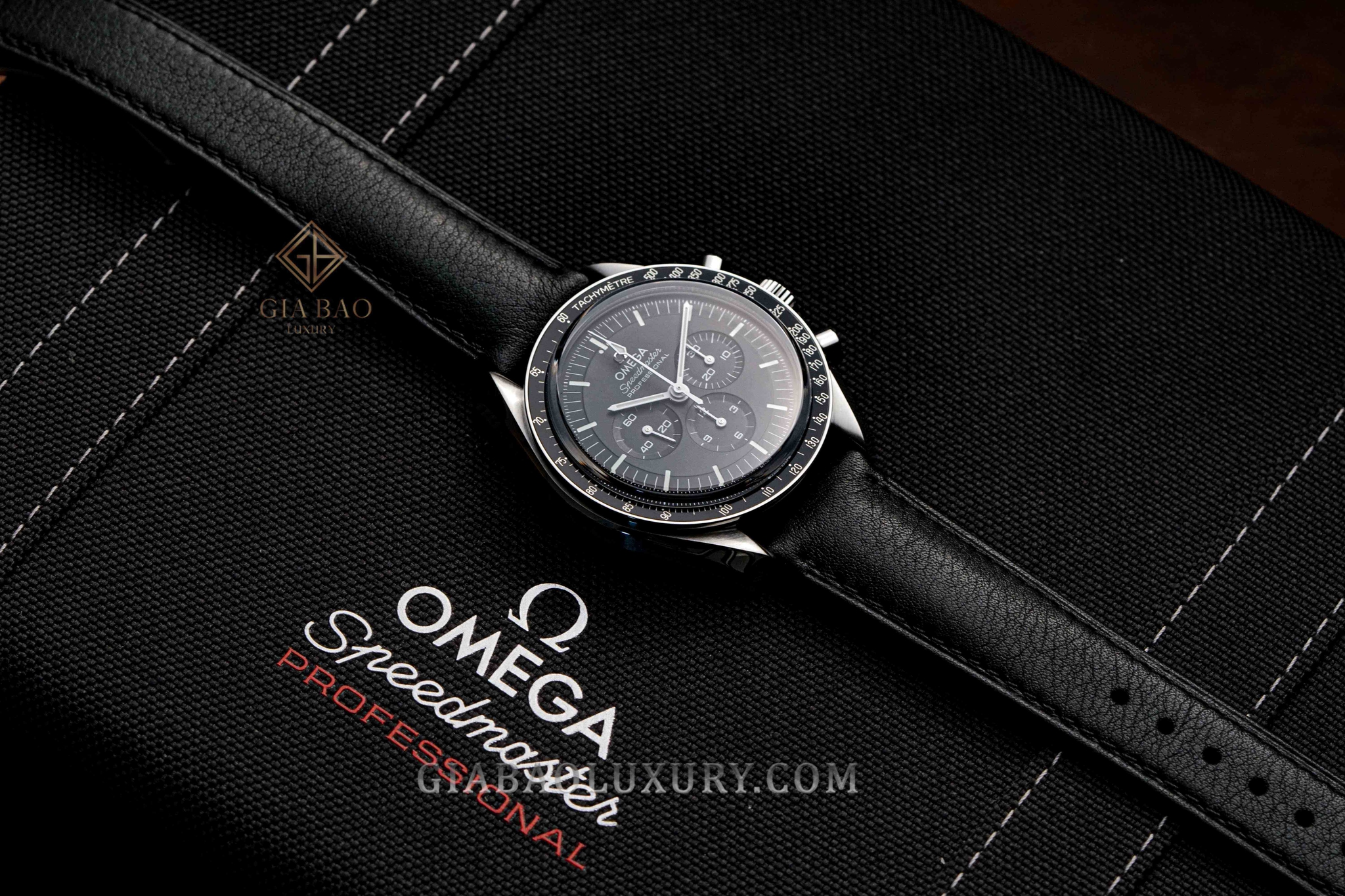 Đồng Hồ Omega Speedmaster Professional 310.32.42.50.01.002