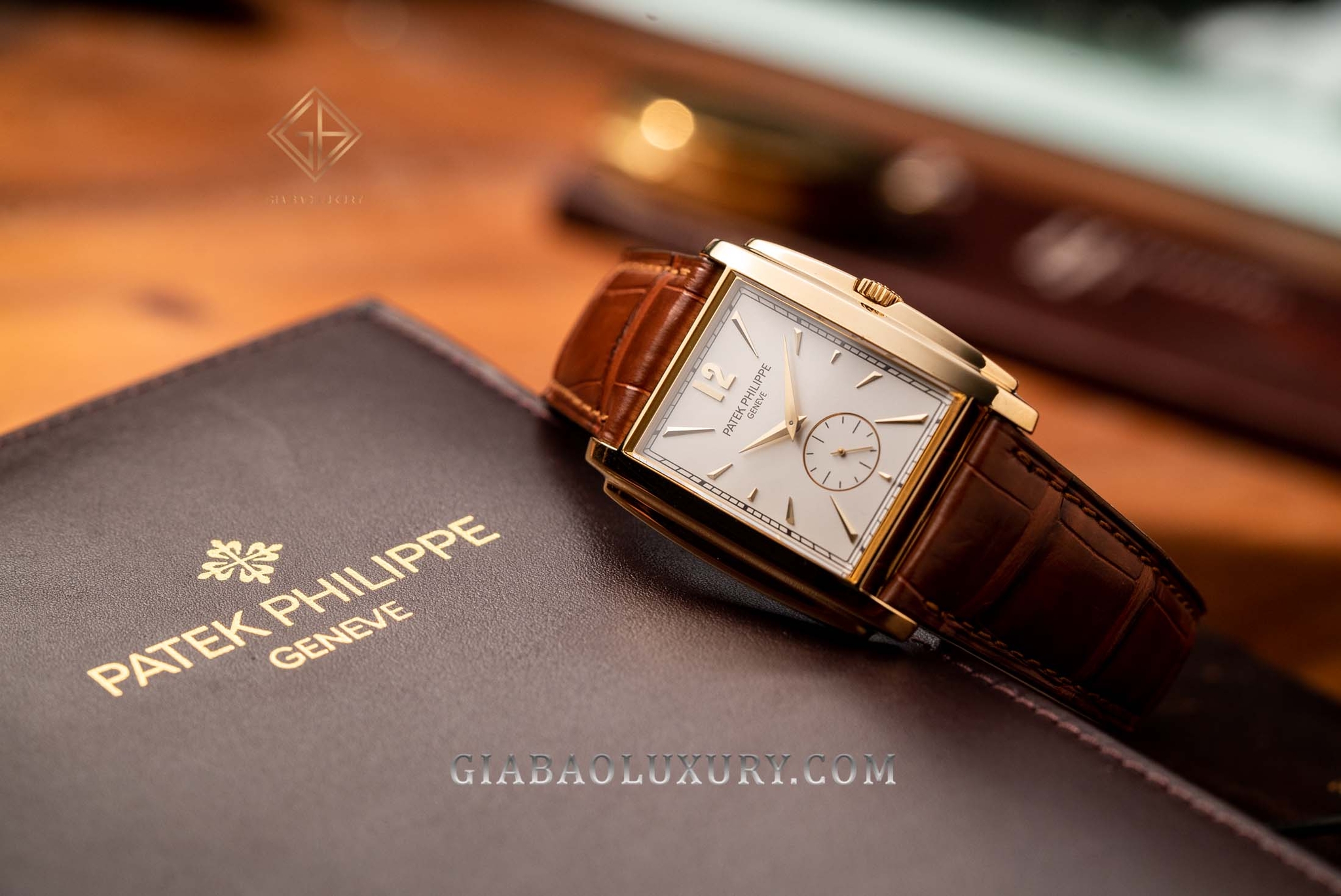 Đồng Hồ Patek Philippe Gondolo 5124J-001