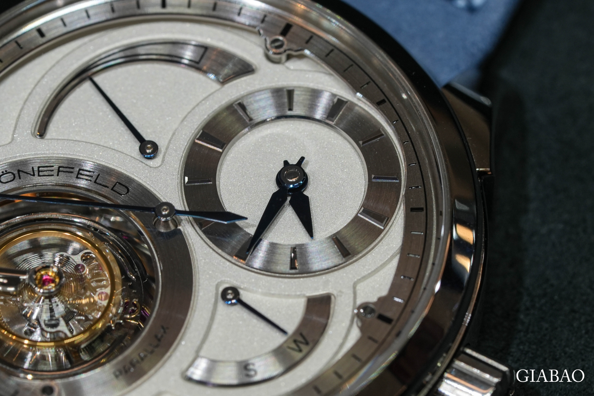 Đồng hồ Parallax Tourbillon 