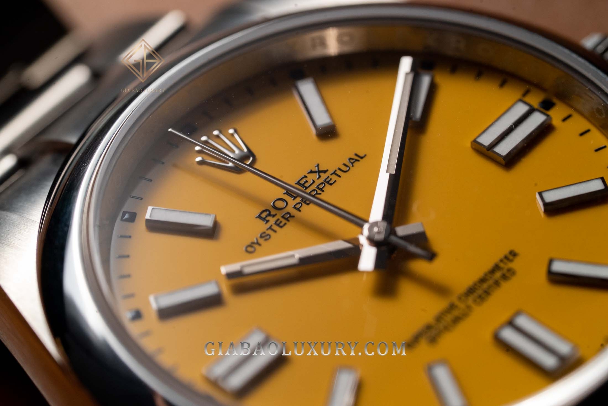 Đồng Hồ Rolex Oyster Perpetual 41 124300 Mặt Số Vàng