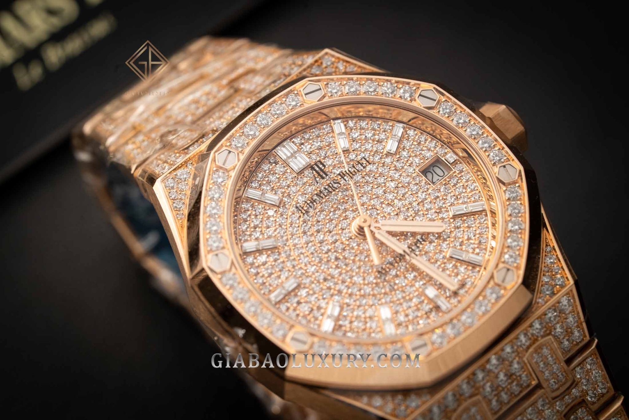 Audemars Piguet Royal Oak Selfwinding Diamonds 15452OR.ZZ.1258OR.02 - Nữ hoàng của ngành chế tác 