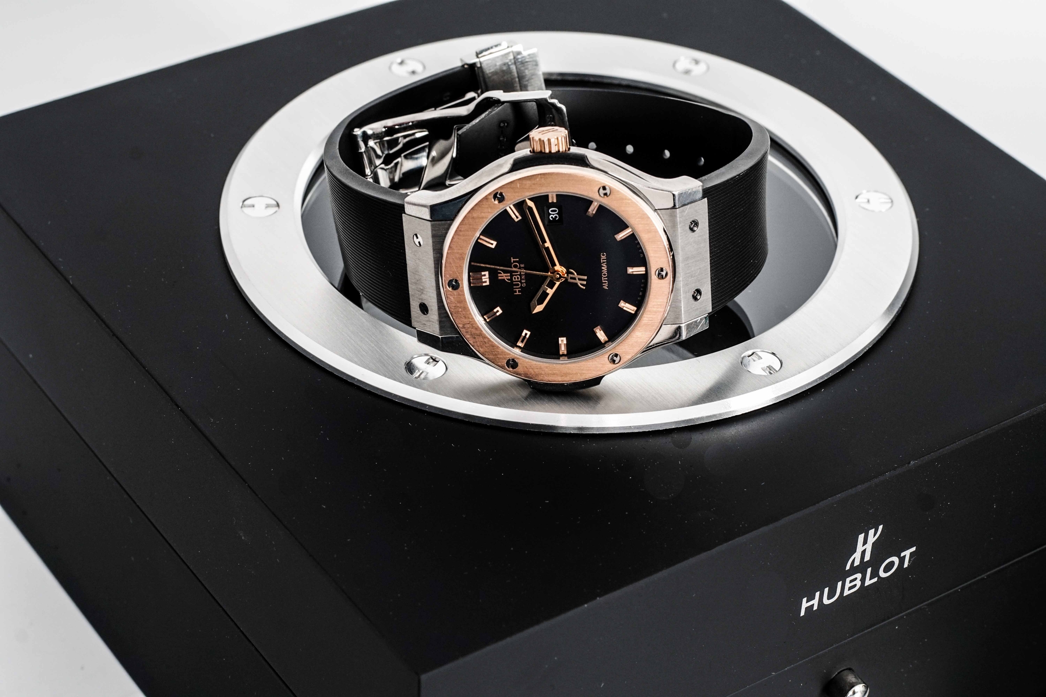 ĐỒNG HỒ HUBLOT CLASSIC FUSION 42MM ZIRCONIUM & ROSE GOLD 542.ZP.1180.RX 