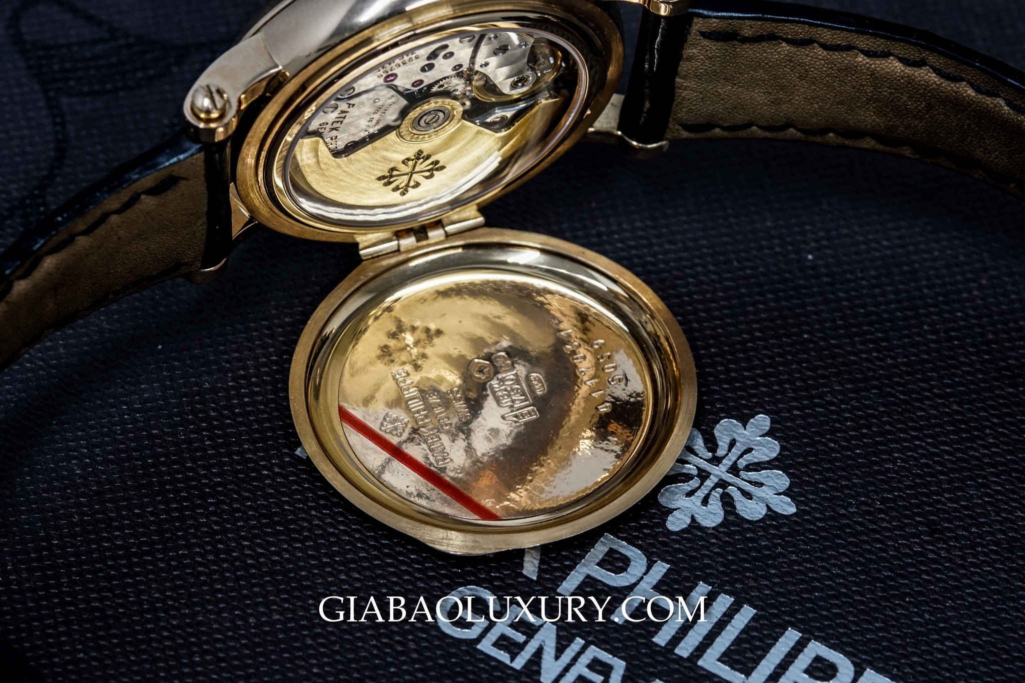 ĐỒNG HỒ PATEK PHILIPPE PERPETUAL CALENDAR RETROGRADE 5059R-001