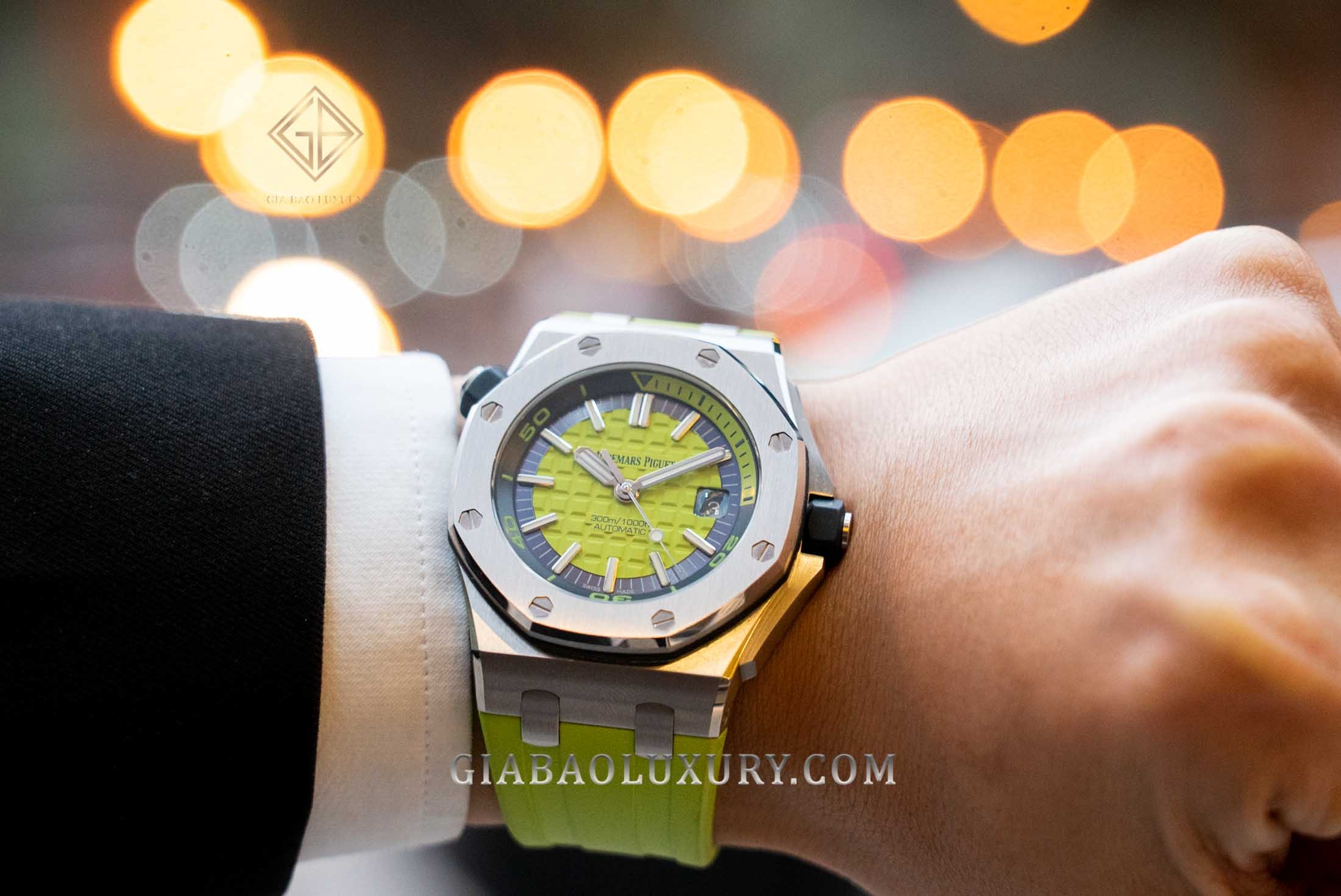 Review đồng hồ Audemars Piguet Royal Oak Offshore Diver 15710ST Xanh cốm