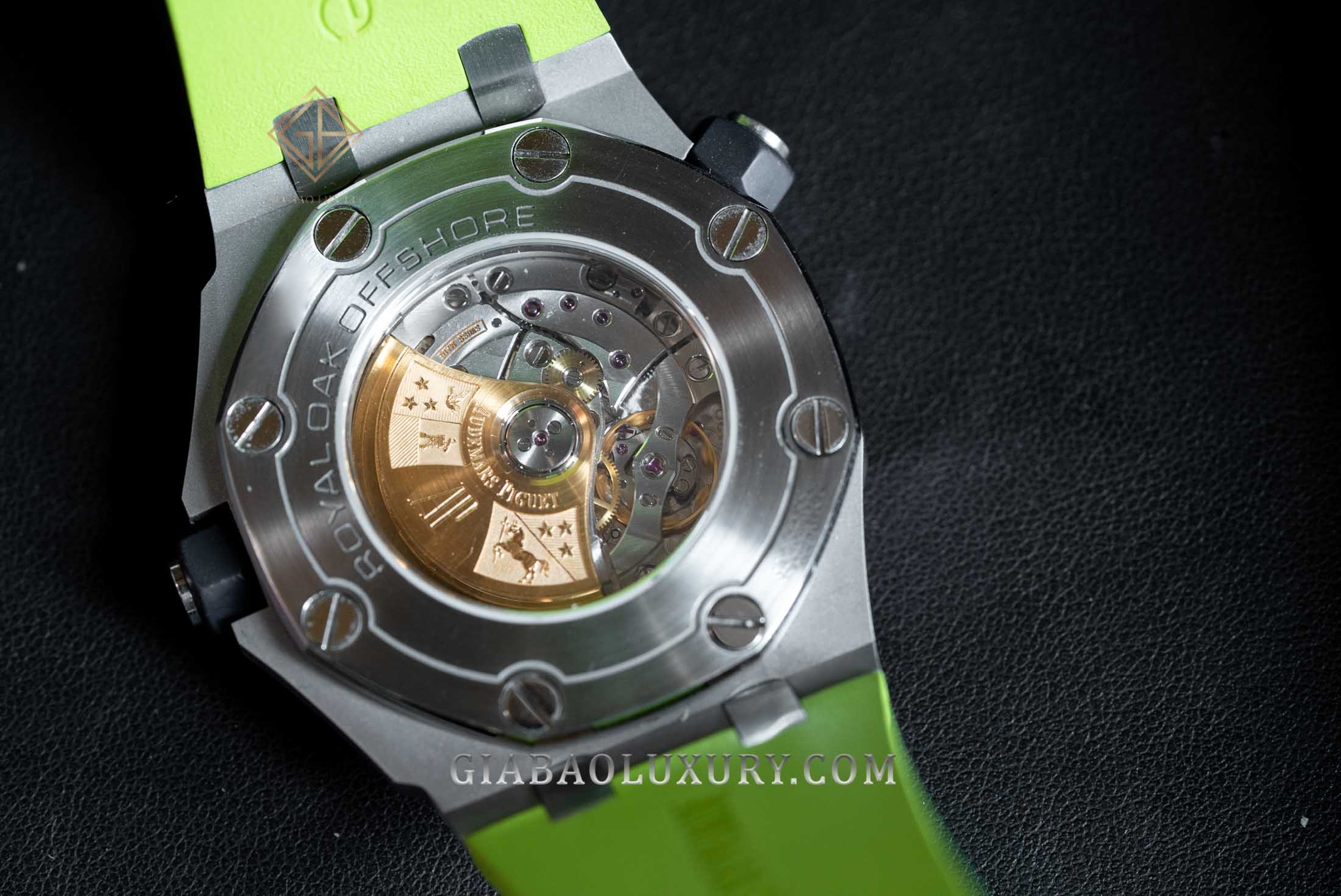 Review đồng hồ Audemars Piguet Royal Oak Offshore Diver 15710ST Xanh cốm
