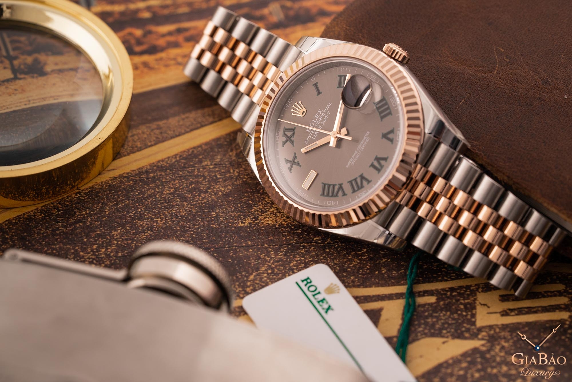 Đồng Hồ Rolex Datejust 126331 Mặt Số Rhodium Tối  Cọc Số La Mã