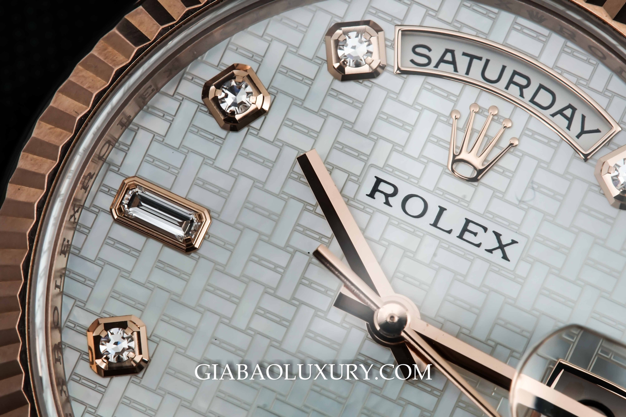 Đồng hồ Rolex Oyster Perpetual Day-Date 11235 mặt khảm trai họa tiết