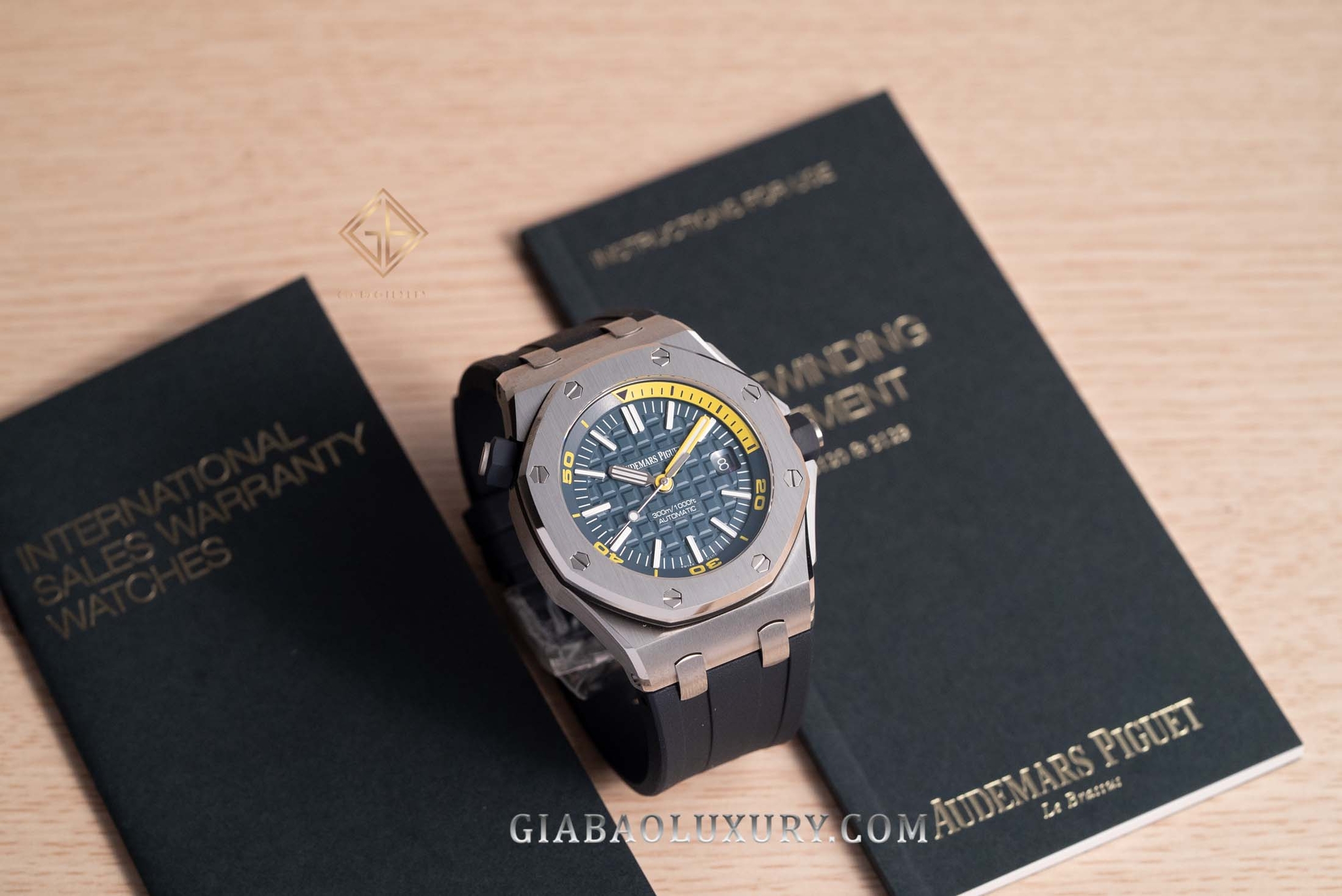 Đồng hồ Royal Oak Offshore Diver 15710ST.OO.A027CA.01